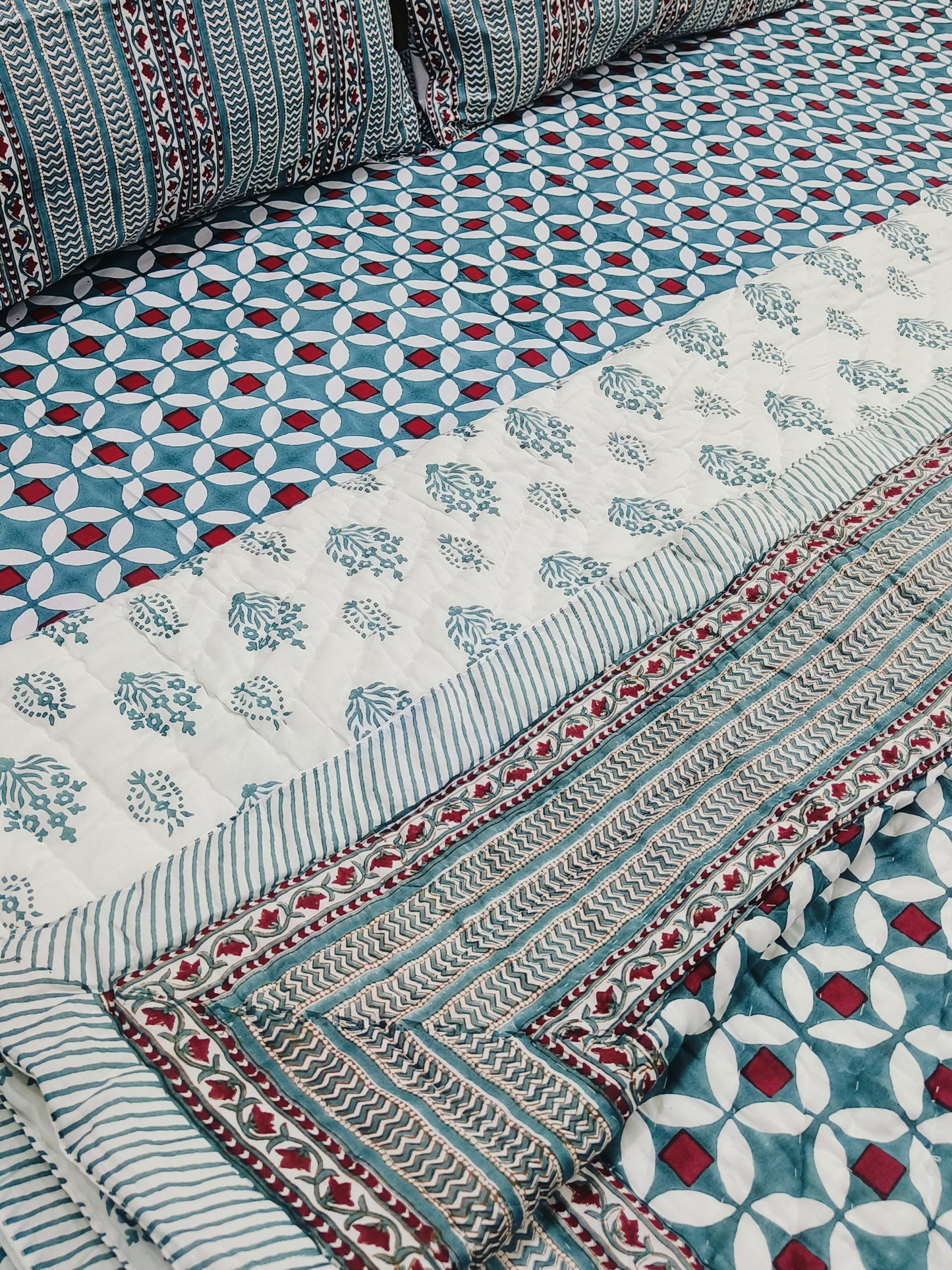 Bedding Sets with Quilts