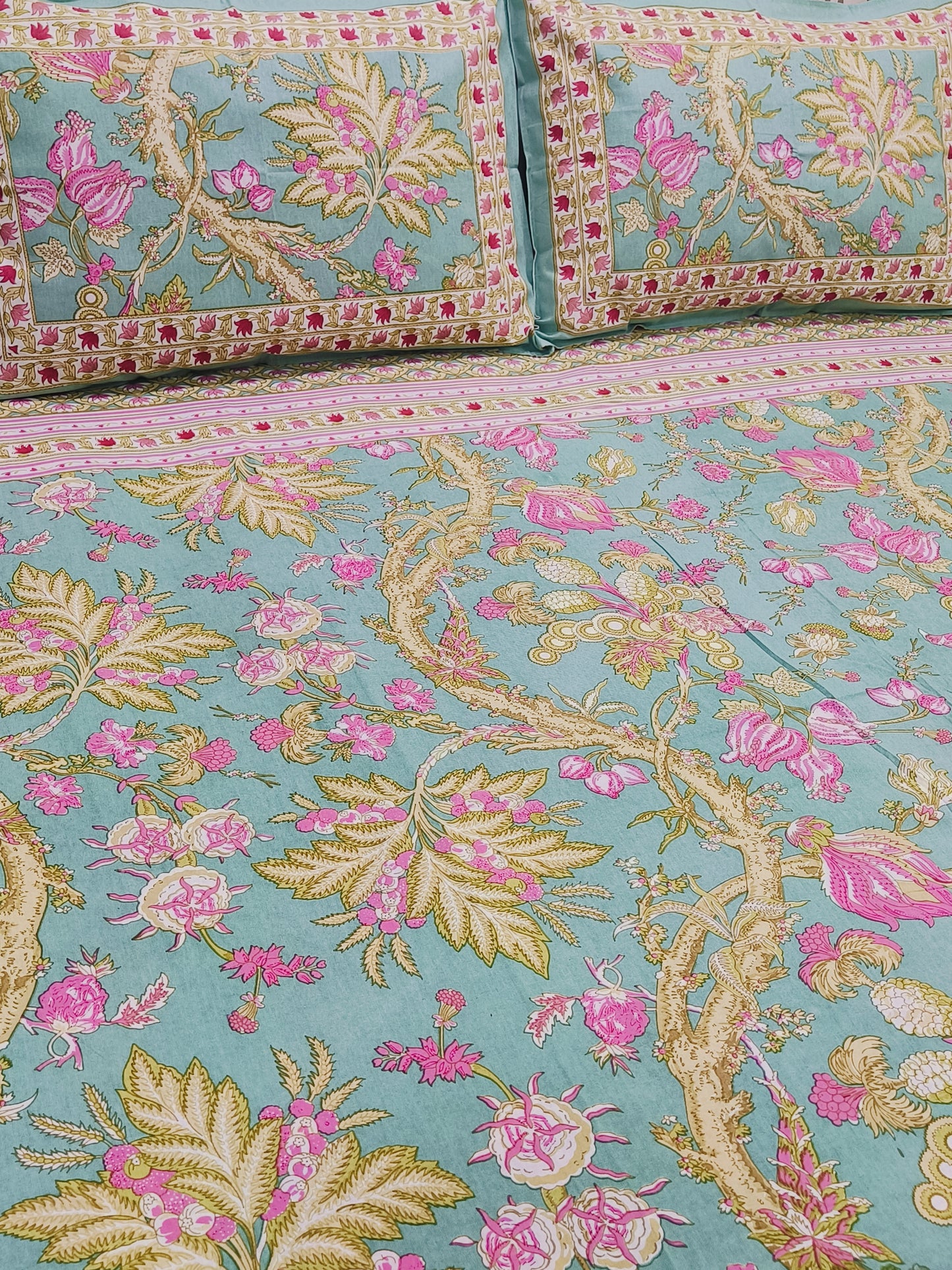 FRESH ARRIVALS Gulbahaar King Size Bedsheets(Dispatch Time 24 Hours)