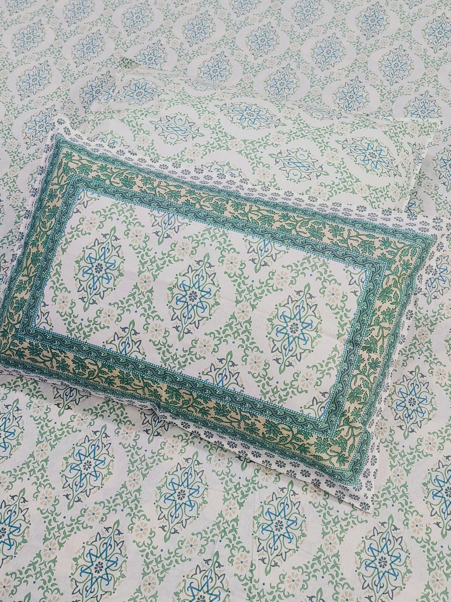 FRESH ARRIVALS Gulbahaar King Size Bedsheets(Dispatch Time 24 Hours)