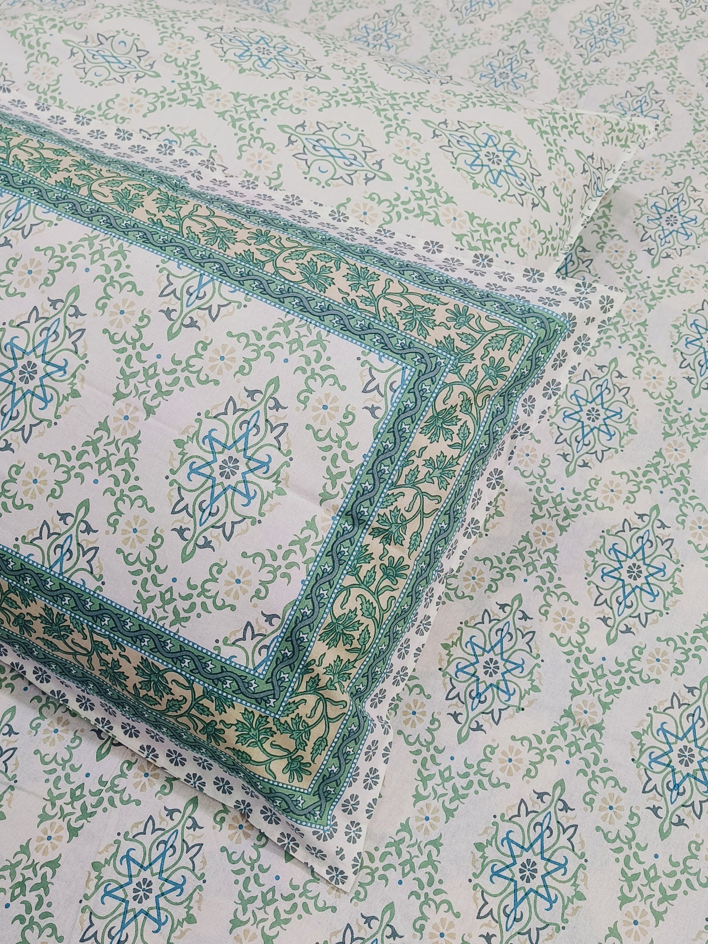 FRESH ARRIVALS Gulbahaar King Size Bedsheets(Dispatch Time 24 Hours)