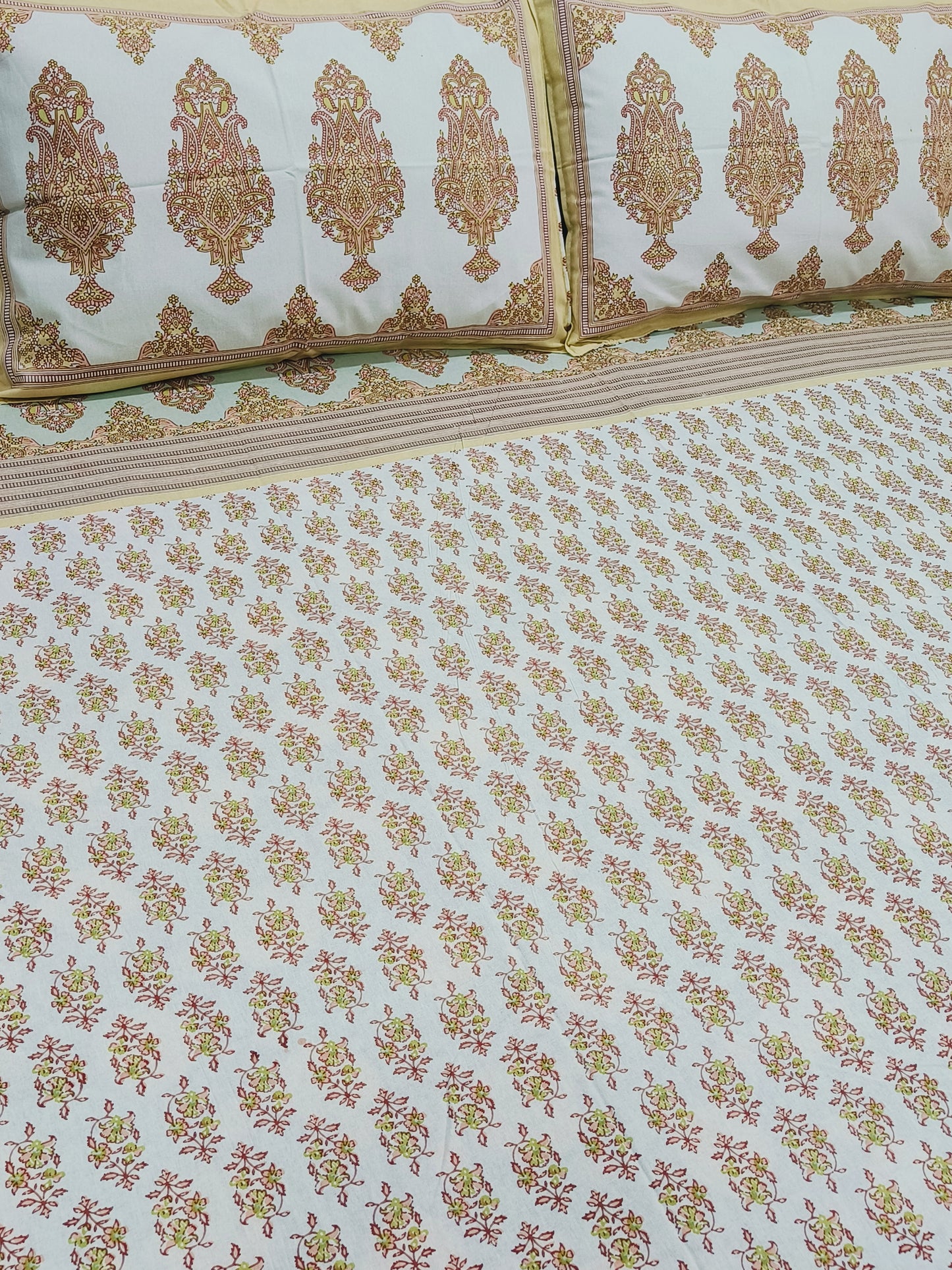 FRESH ARRIVALS Gulbahaar King Size Bedsheets(Dispatch Time 24 Hours)