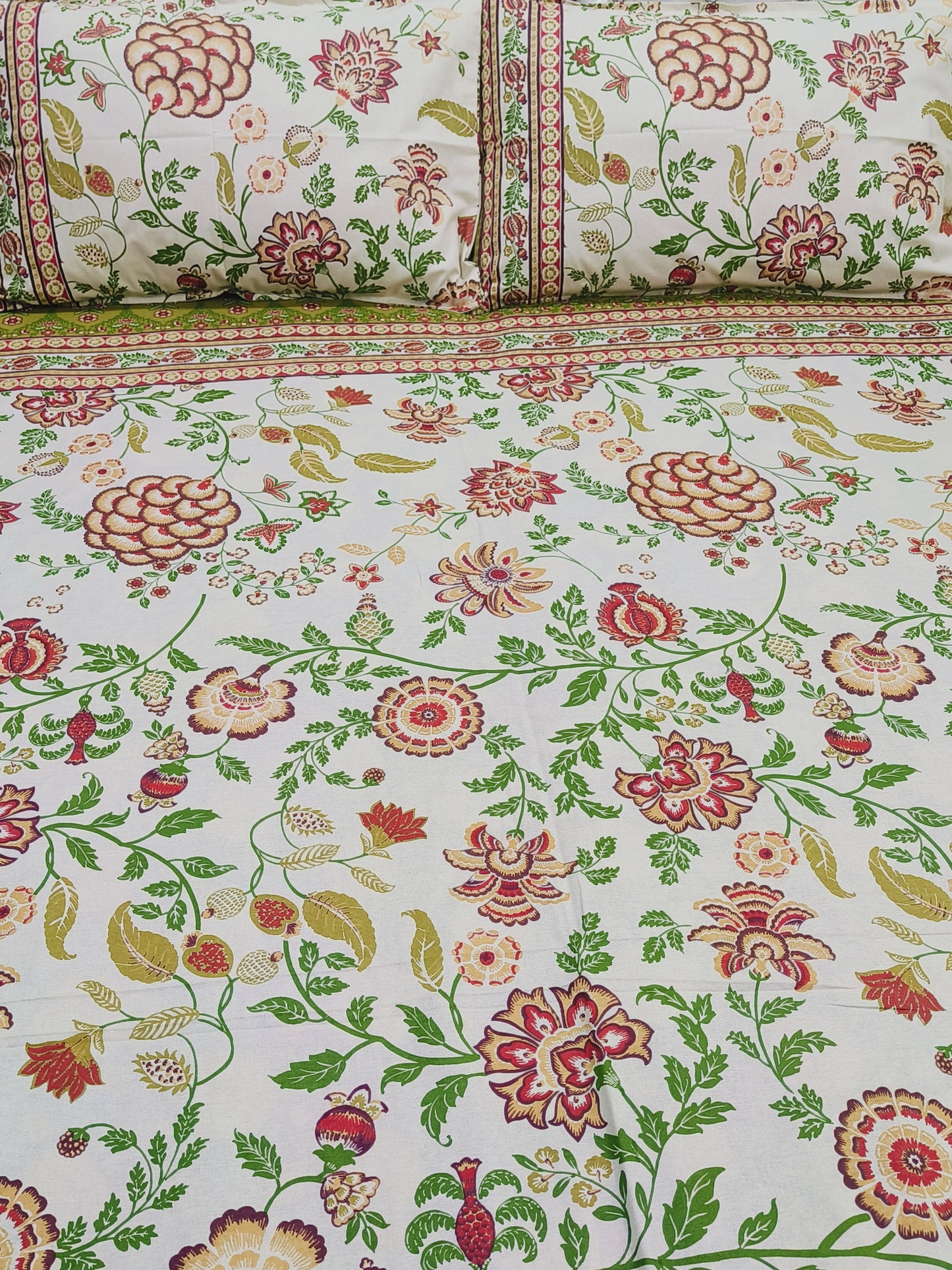 FRESH ARRIVALS Gulbahaar King Size Bedsheets(Dispatch Time 24 Hours)