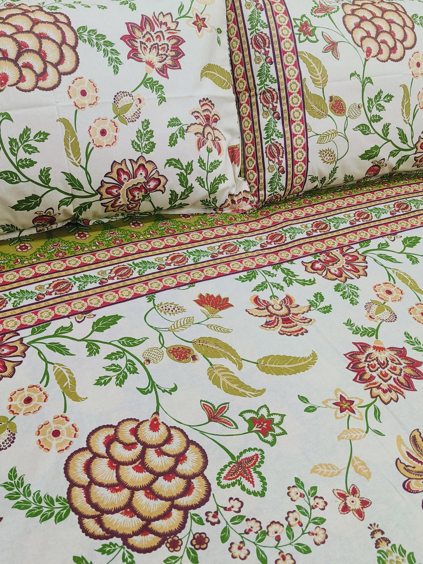 FRESH ARRIVALS Gulbahaar King Size Bedsheets(Dispatch Time 24 Hours)