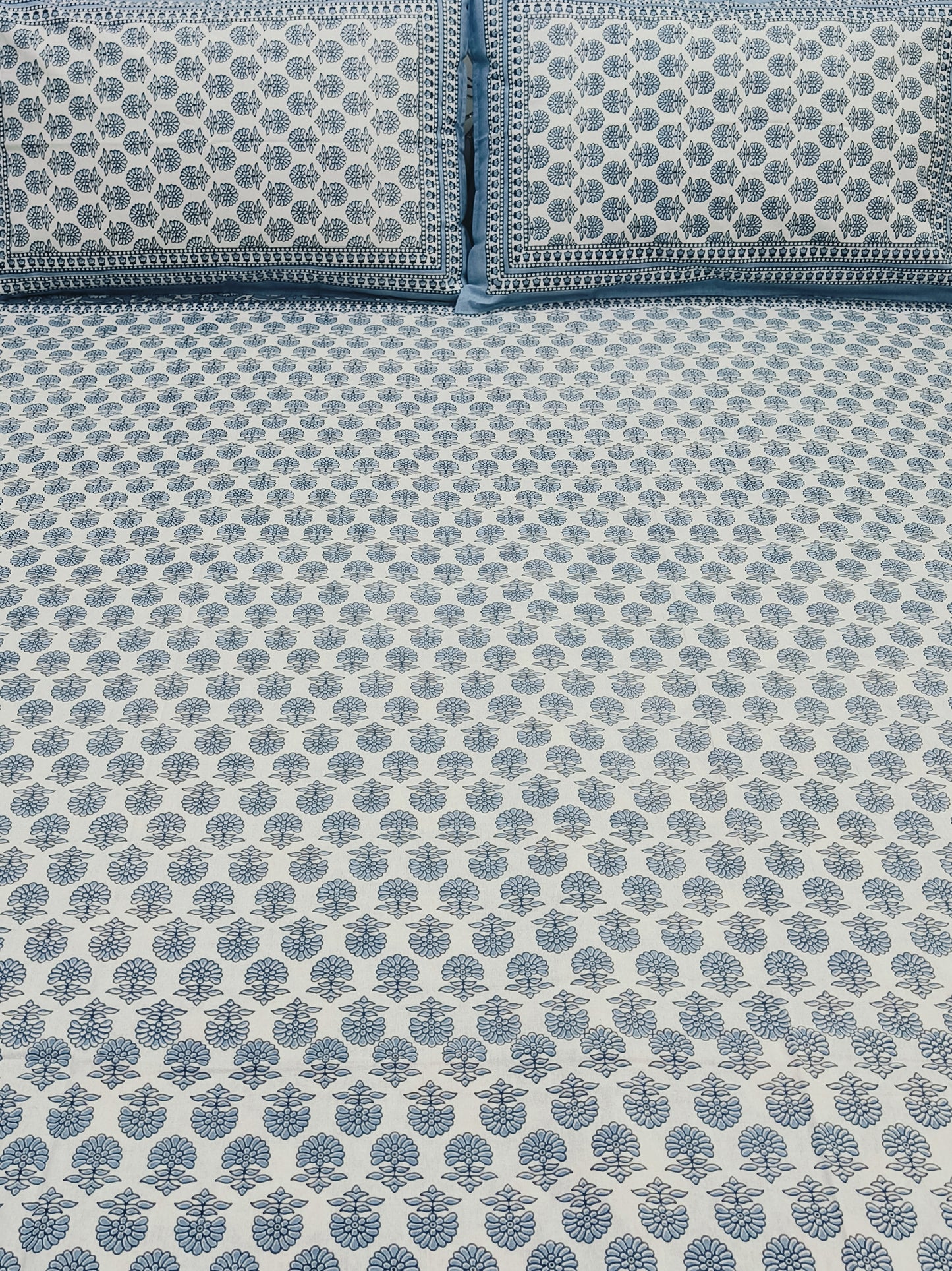 FRESH ARRIVALS Gulbahaar King Size Bedsheets(Dispatch Time 24 Hours)