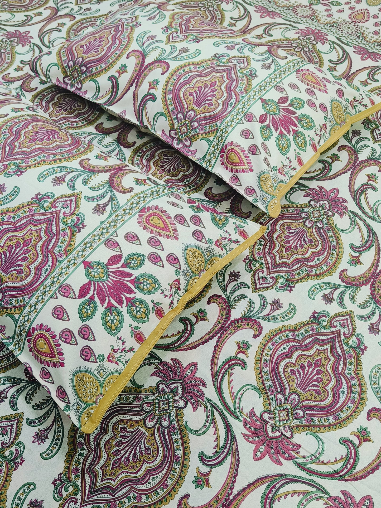 FRESH ARRIVALS Gulbahaar King Size Bedsheets(Dispatch Time 24 Hours)