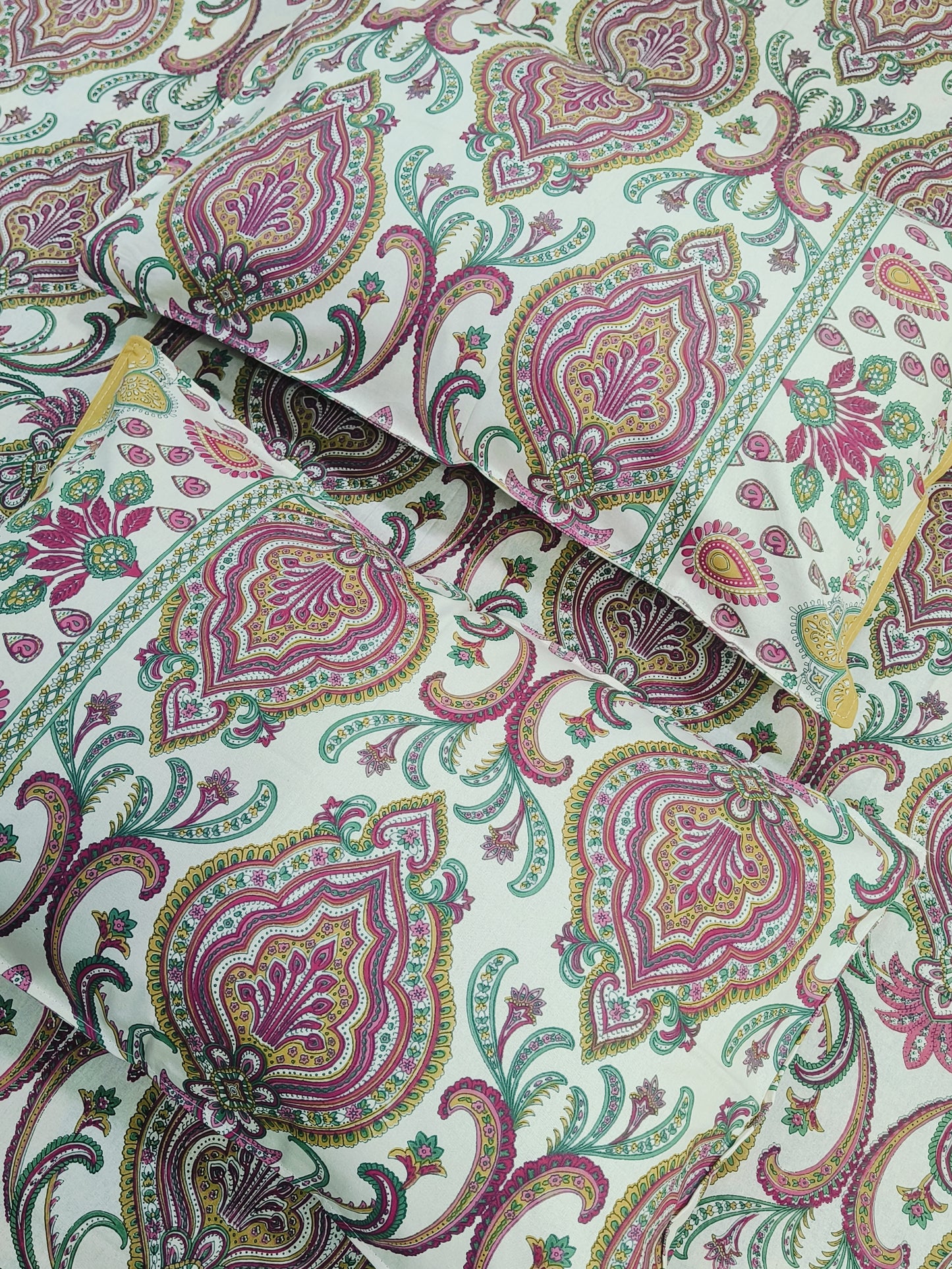 FRESH ARRIVALS Gulbahaar King Size Bedsheets(Dispatch Time 24 Hours)