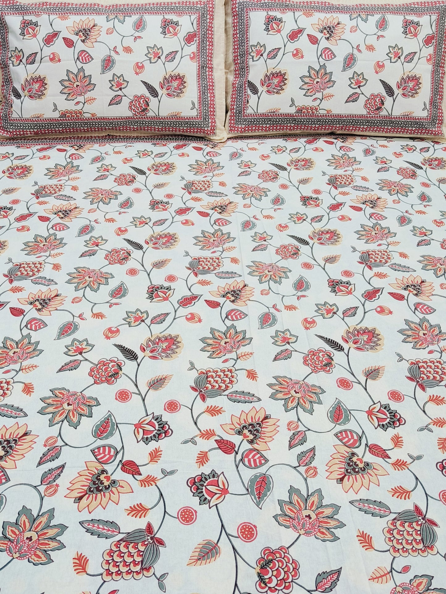 FRESH ARRIVALS Gulbahaar King Size Bedsheets(Dispatch Time 24 Hours)