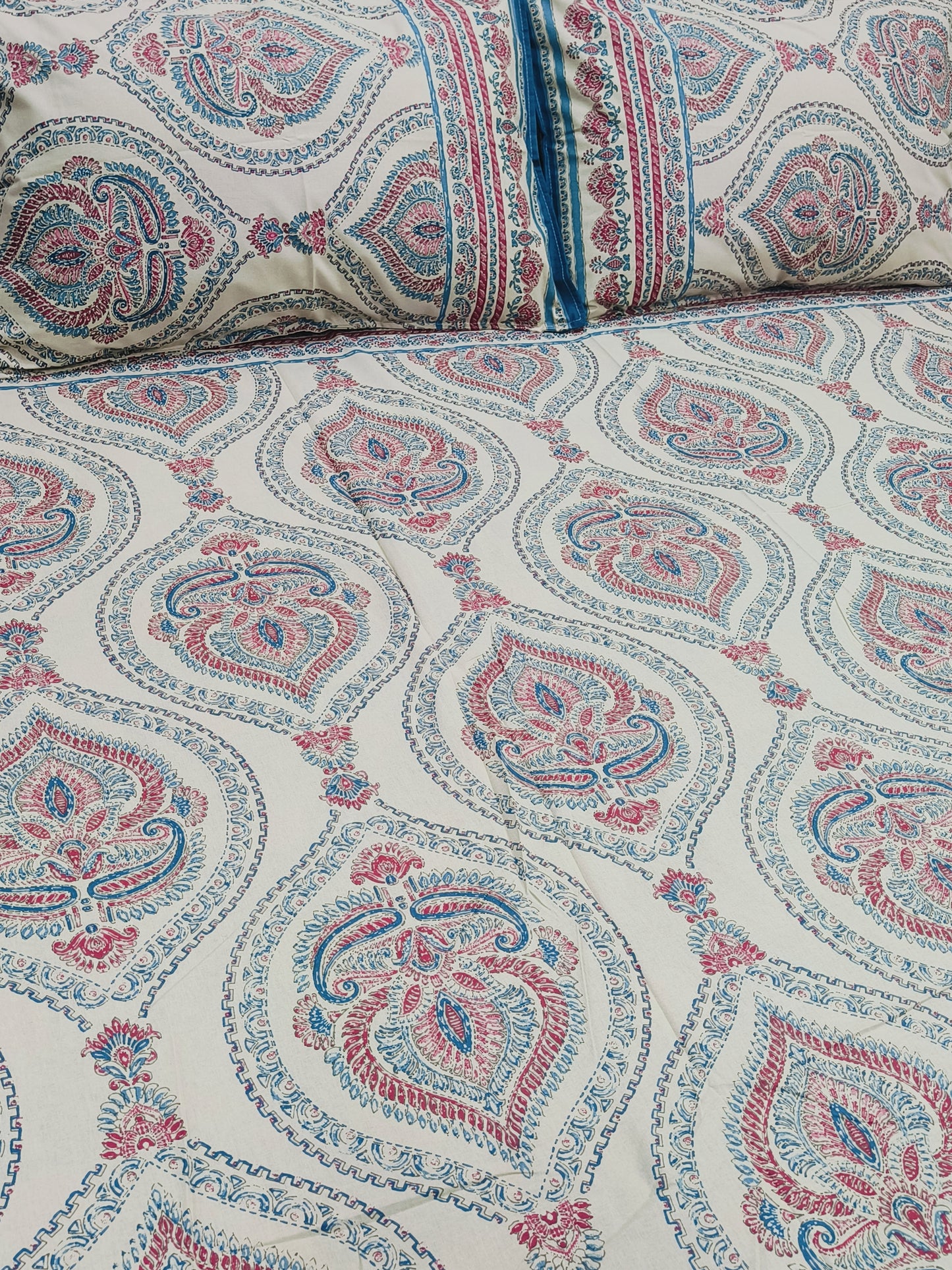 FRESH ARRIVALS Gulbahaar King Size Bedsheets(Dispatch Time 24 Hours)
