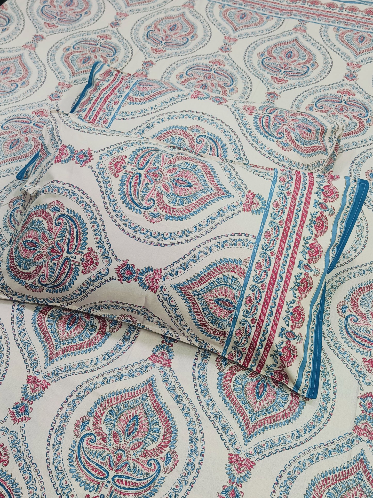 FRESH ARRIVALS Gulbahaar King Size Bedsheets(Dispatch Time 24 Hours)