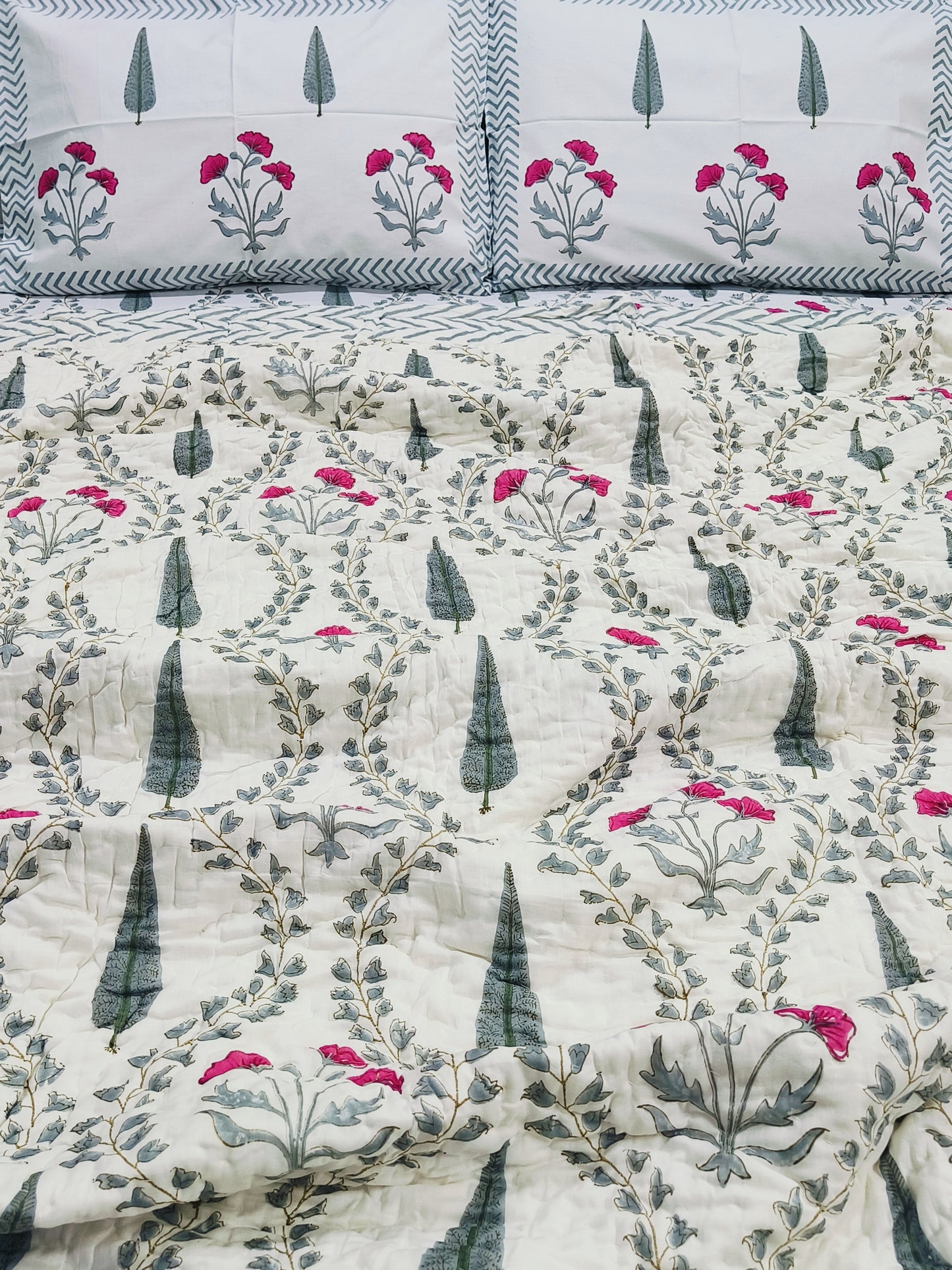Bedding Sets with Quilts