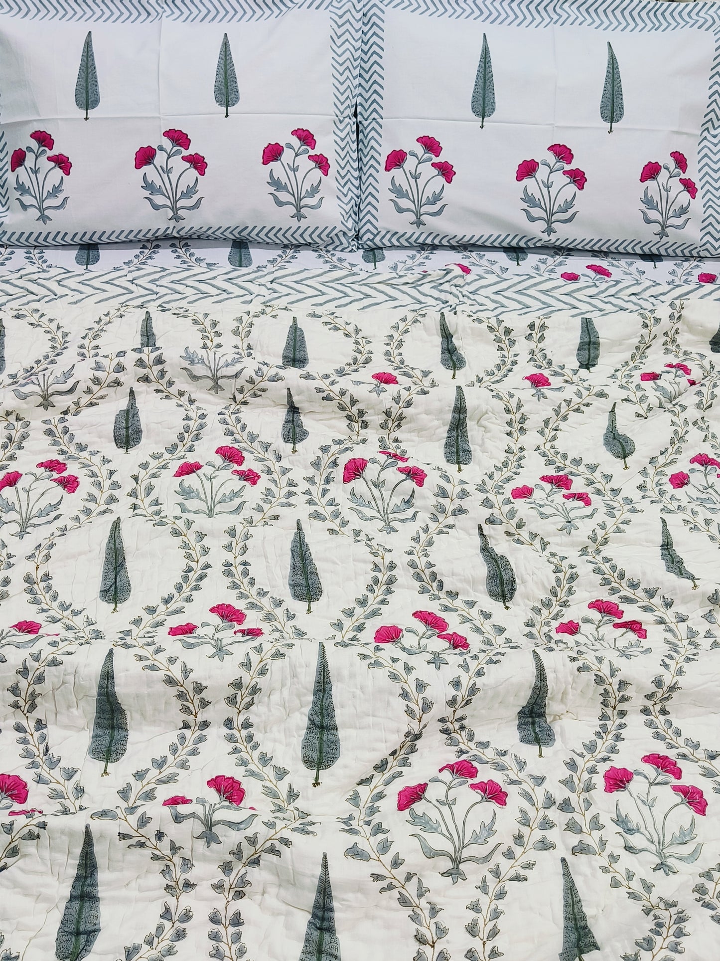 Bedding Sets with Quilts