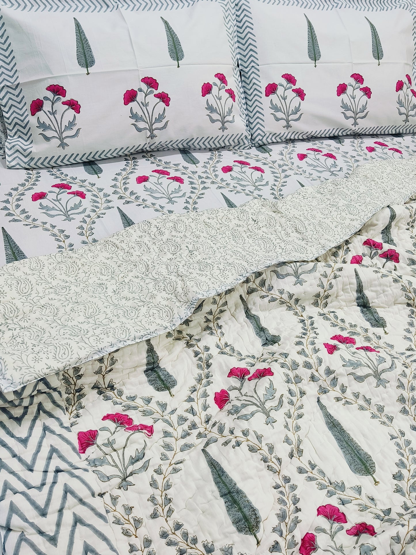 Bedding Sets with Quilts
