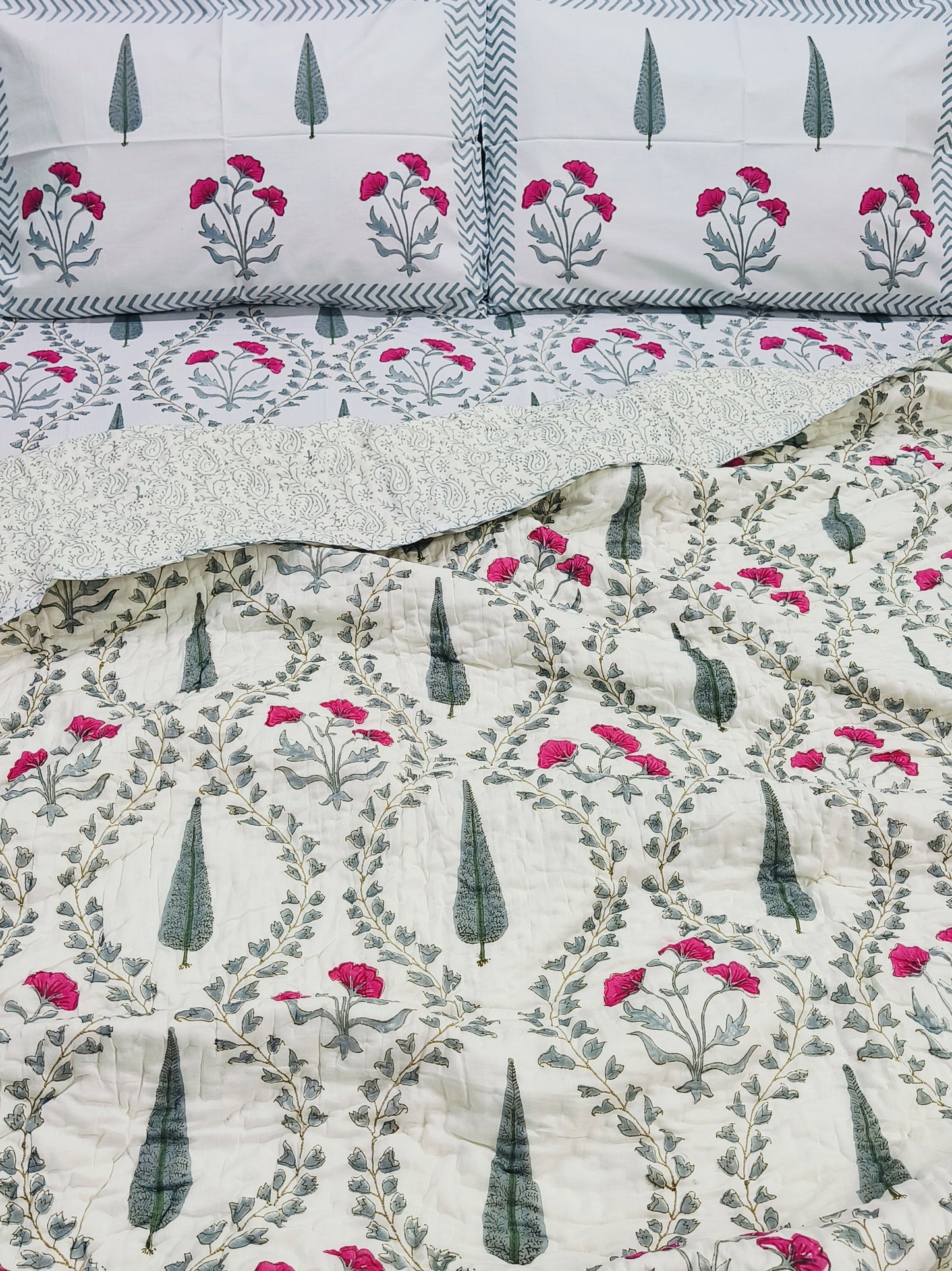 Bedding Sets with Quilts