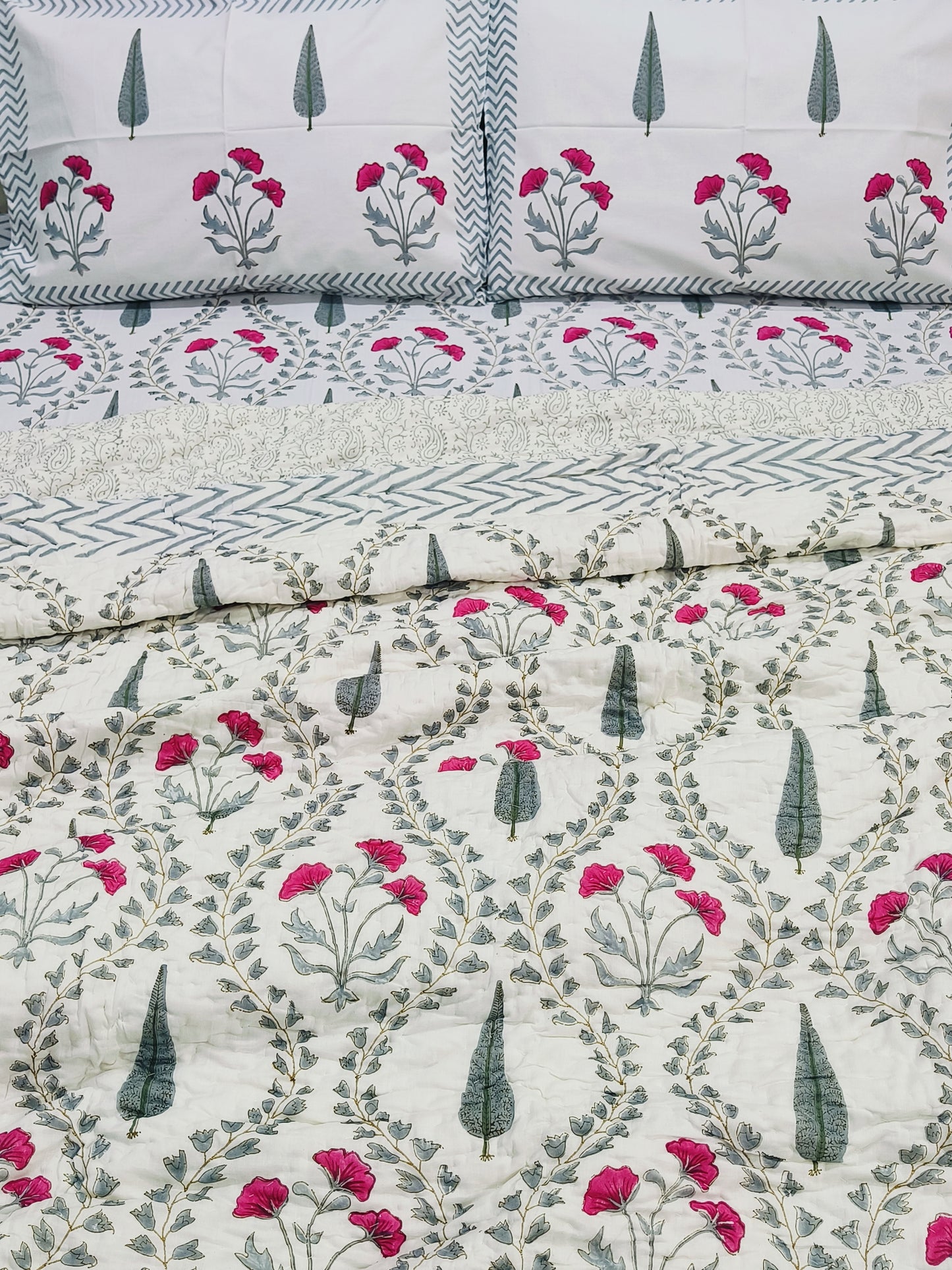 Bedding Sets with Quilts
