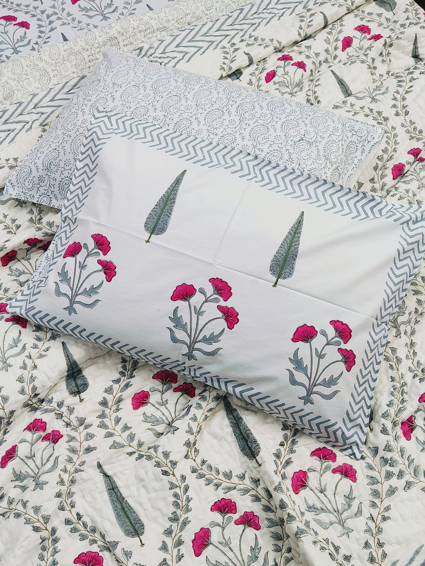 Bedding Sets with Quilts
