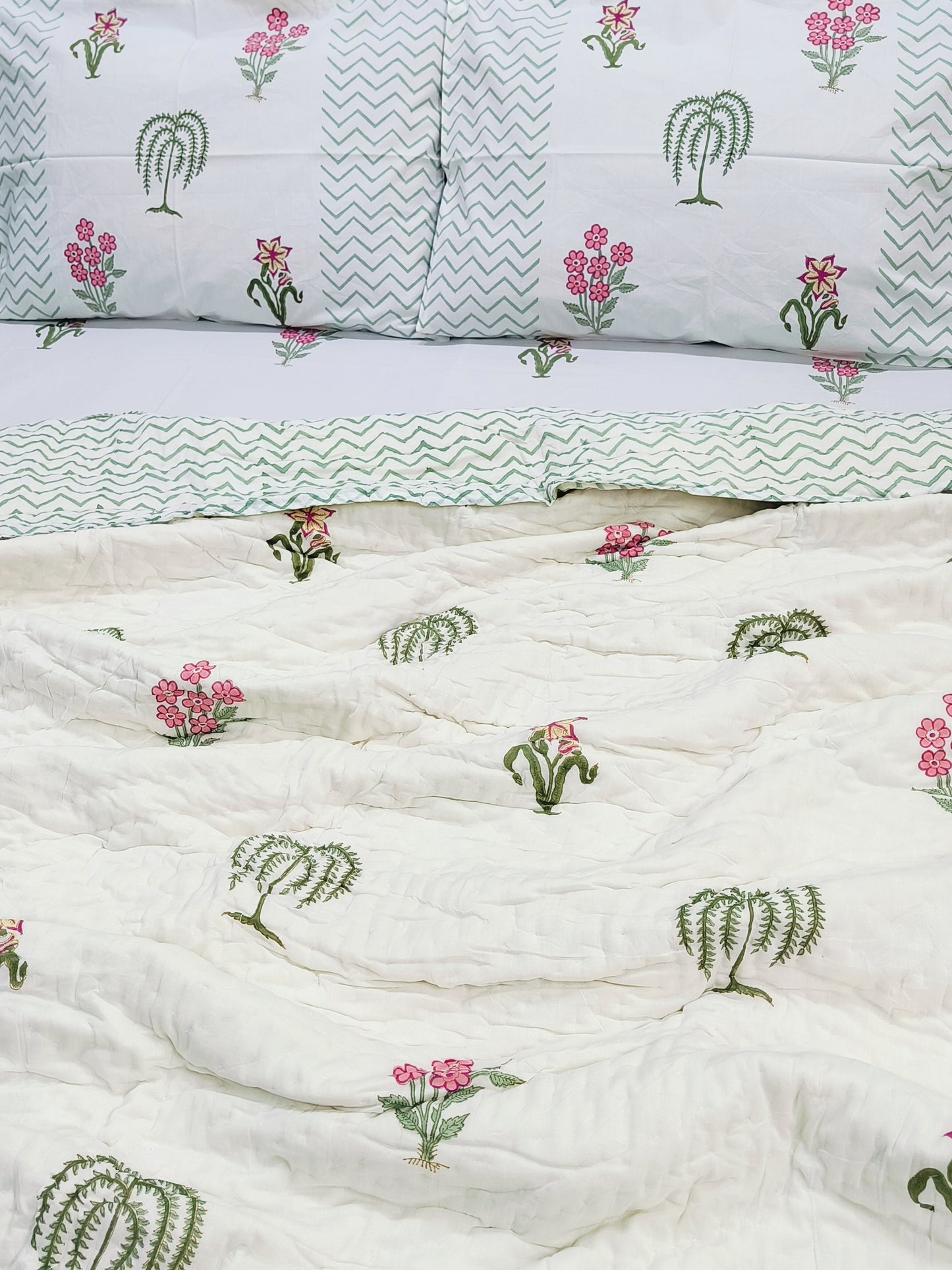 Bedding Sets with Quilts