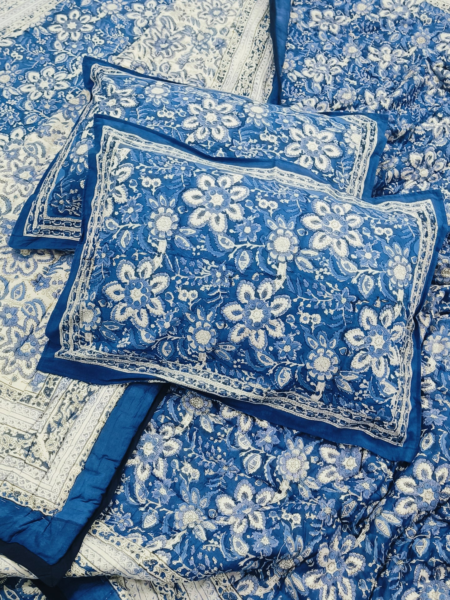 Bedding Sets with Quilts
