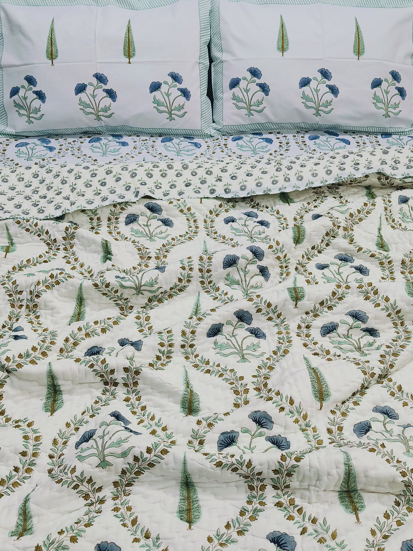 Bedding Sets with Quilts