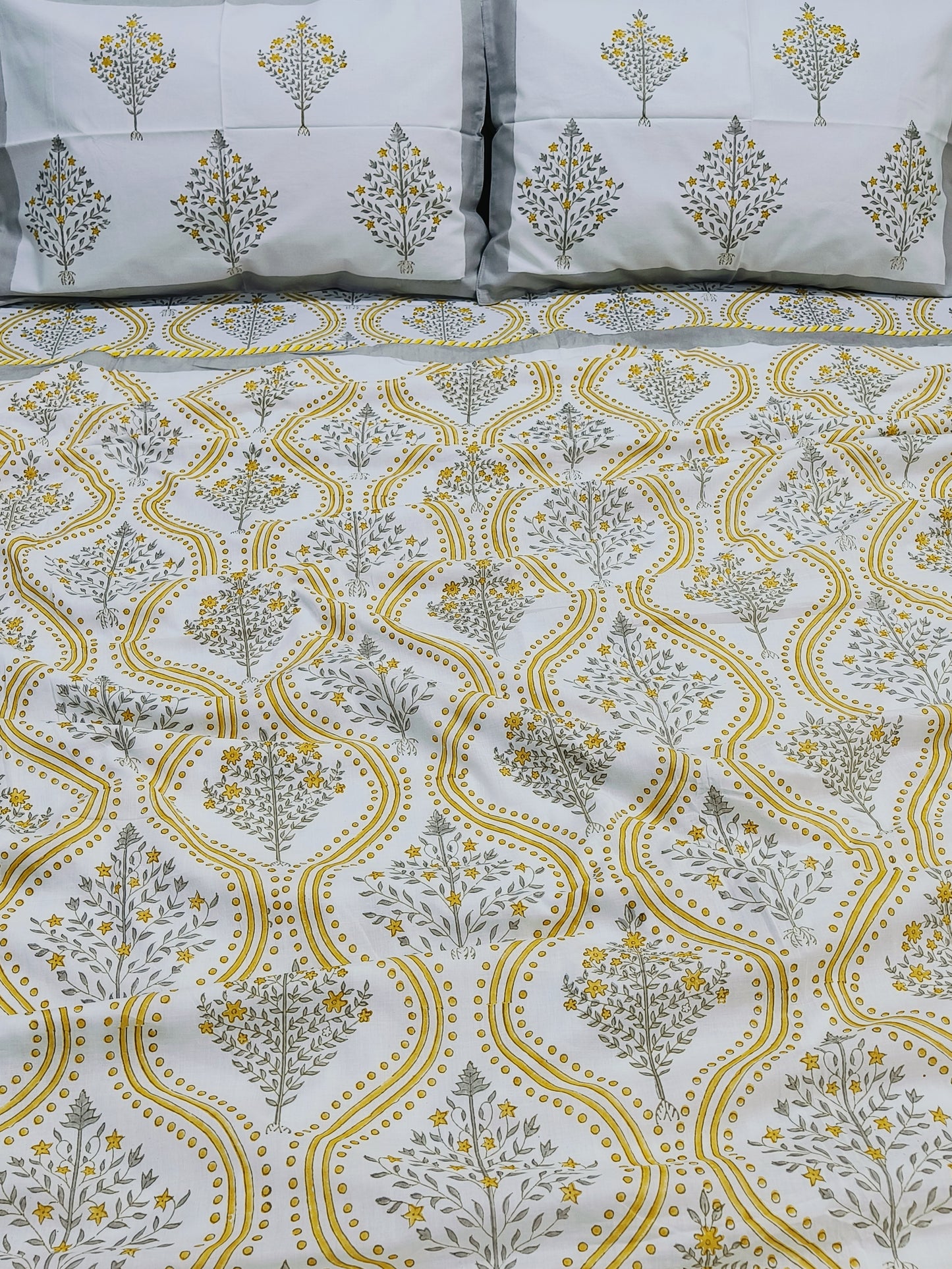 Bedding sets with Dohars