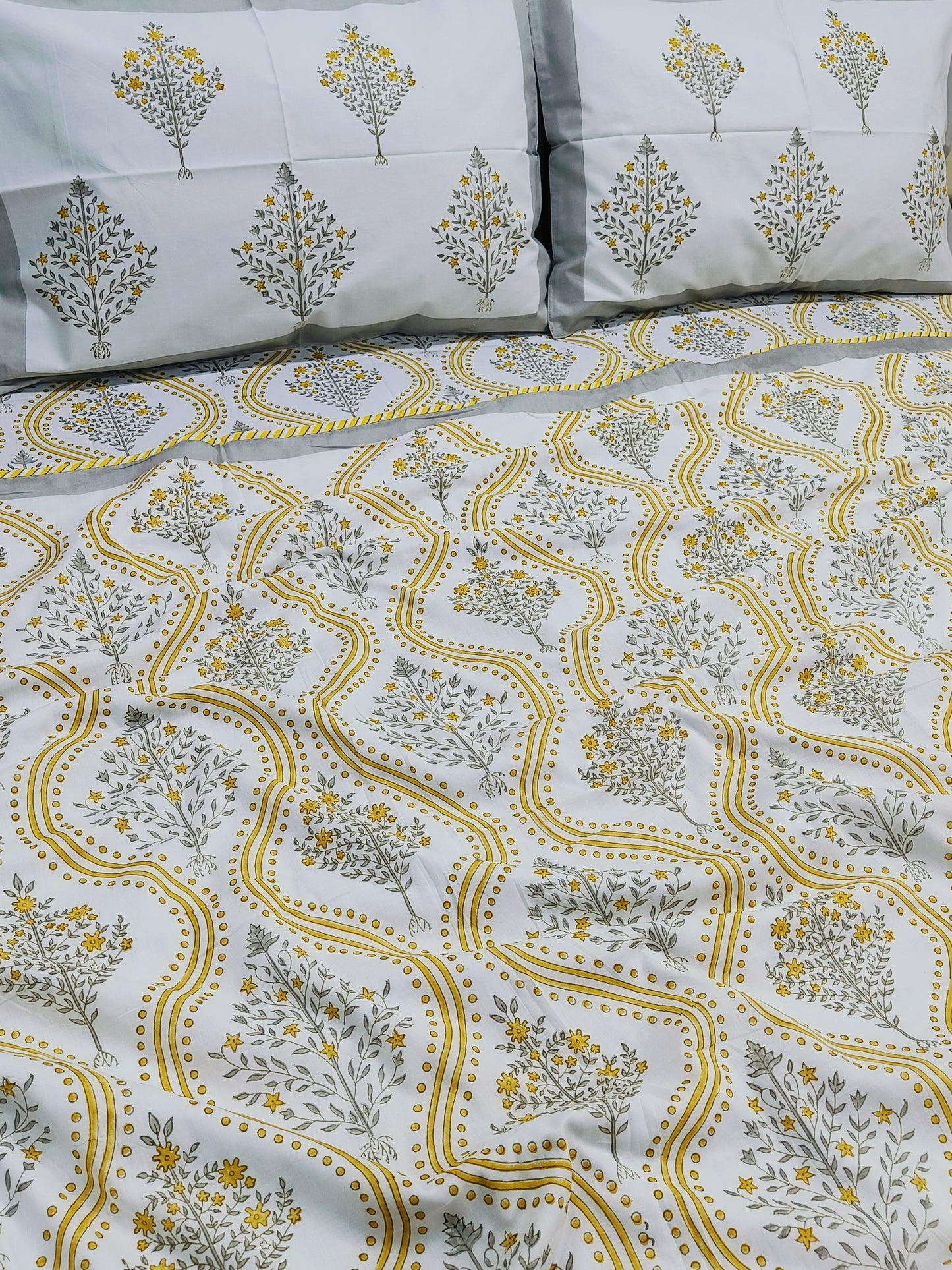Bedding sets with Dohars