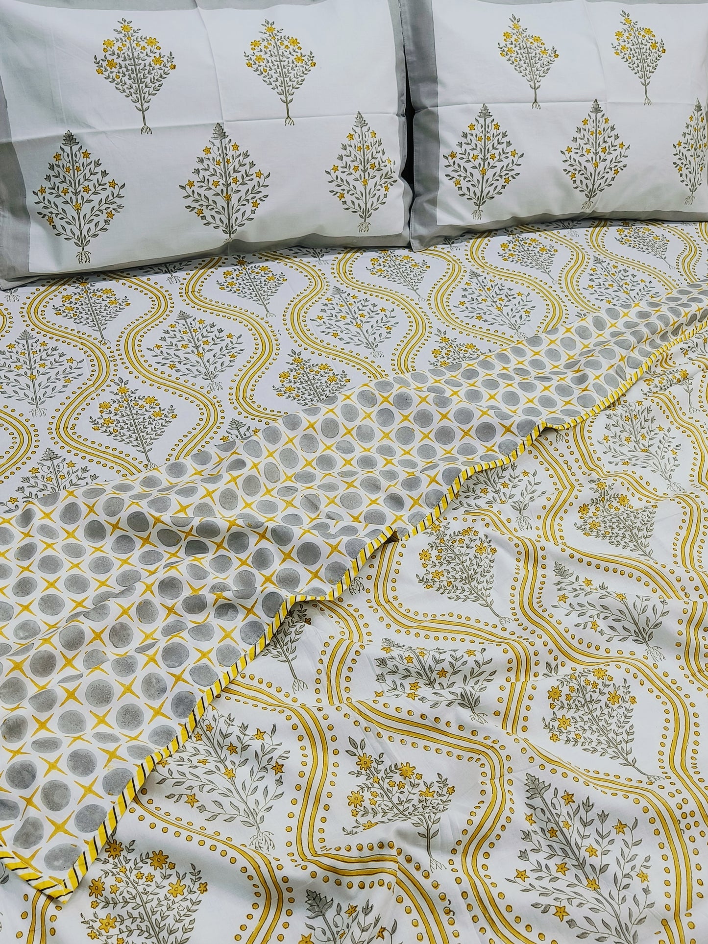 Bedding sets with Dohars