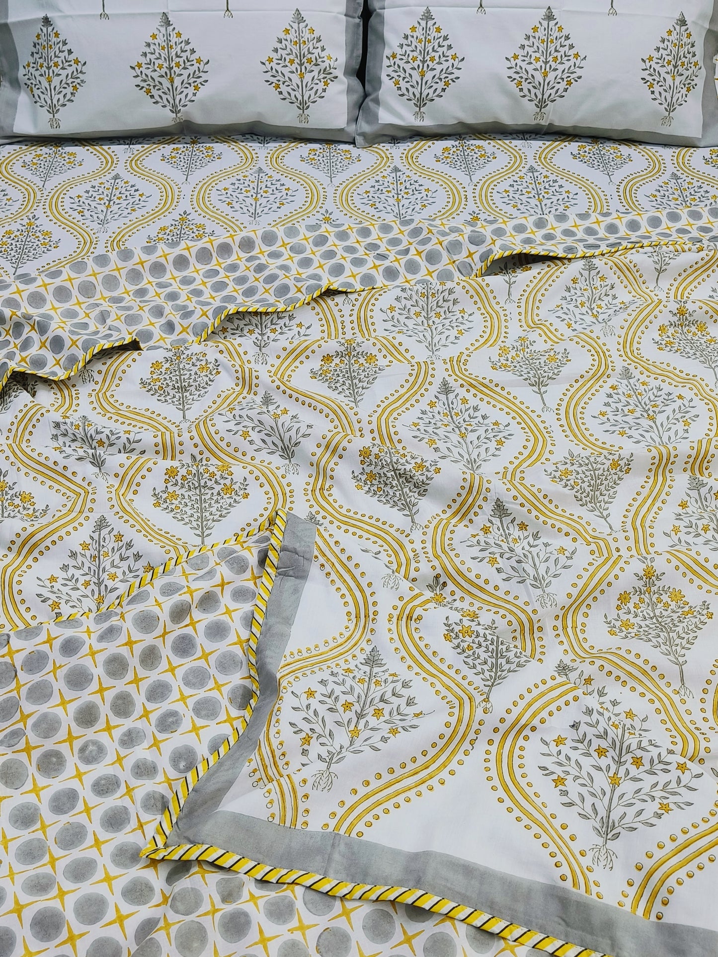 Bedding sets with Dohars
