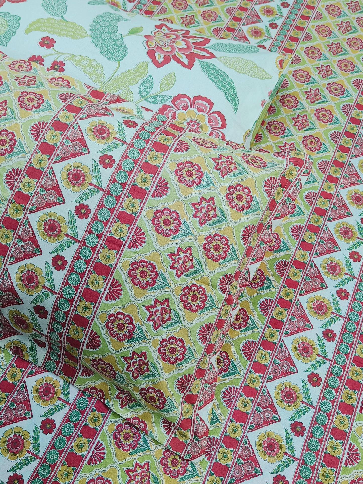 FRESH ARRIVAL! Floral Sadabahaar Bedsheets(Dispatch Time 24 Hours)