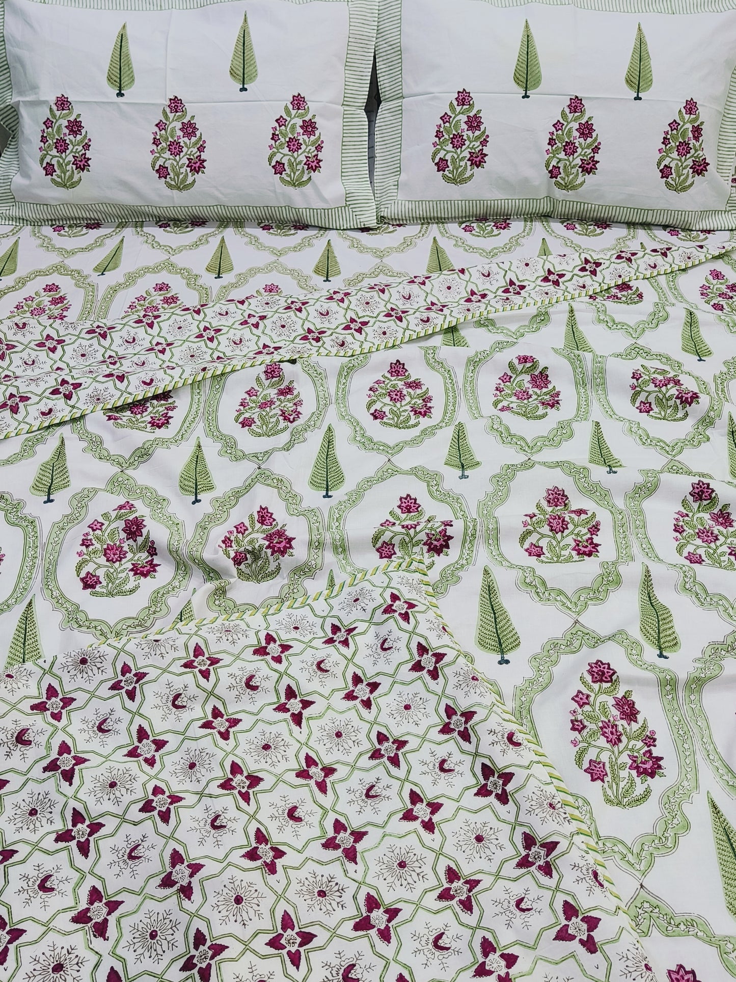 Bedding sets with Dohars