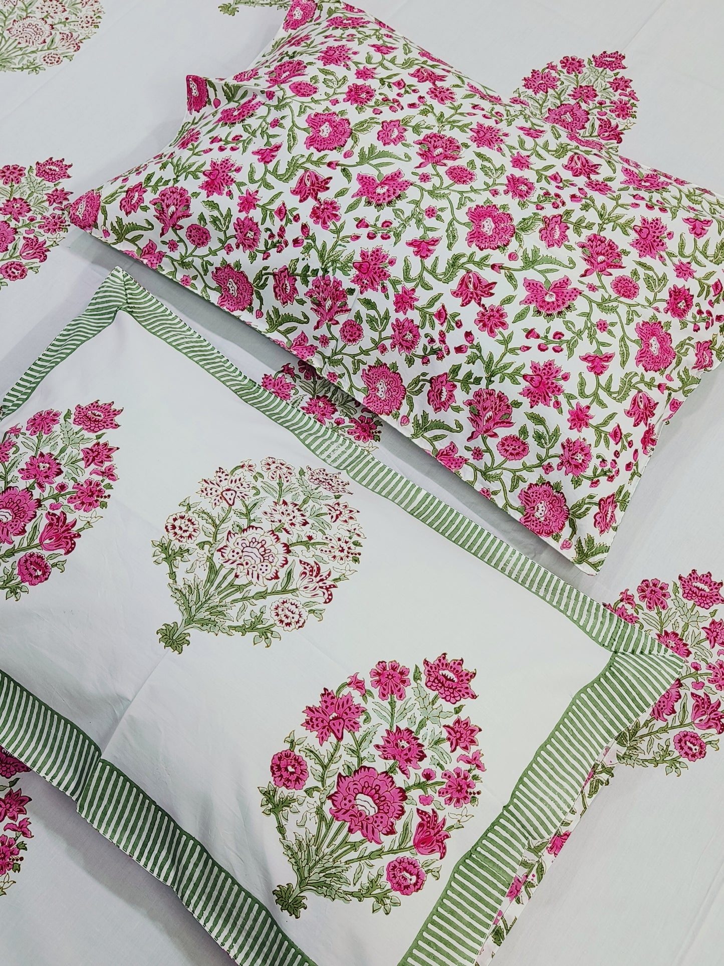 Bedsheet With King Size Pillow Cases