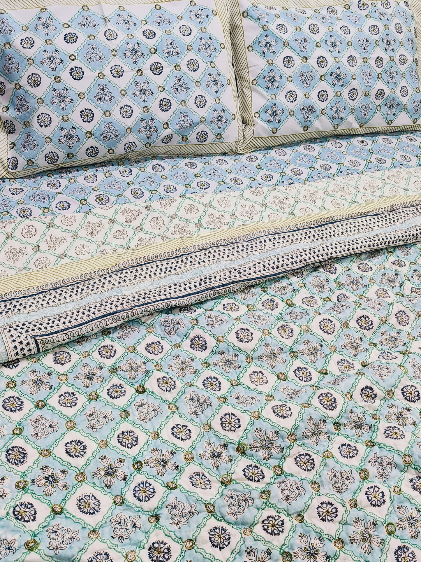 Bedding Sets with Quilts