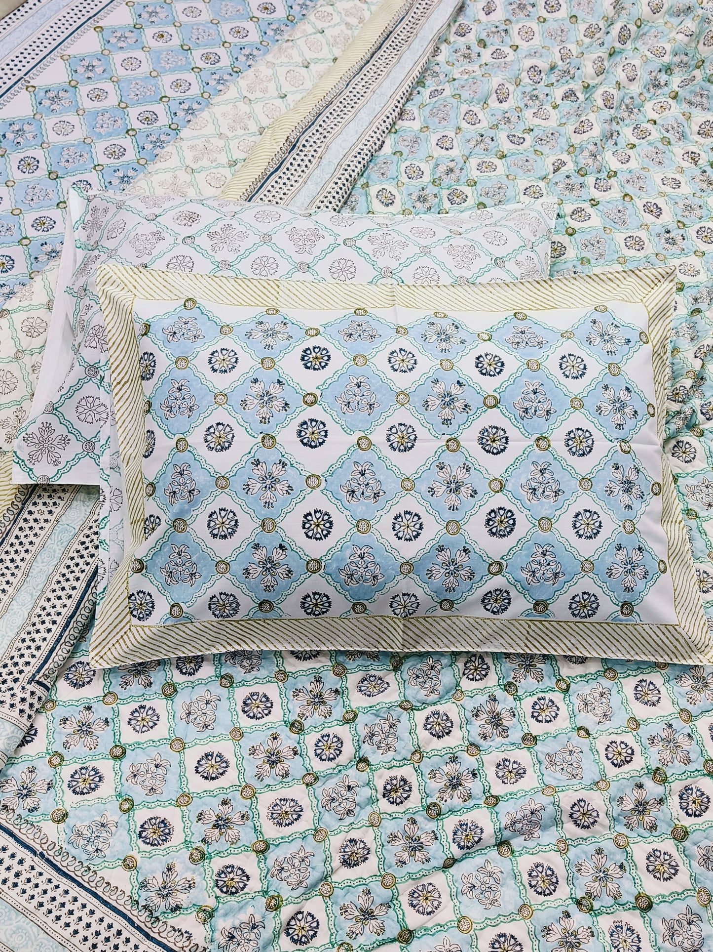 Bedding Sets with Quilts