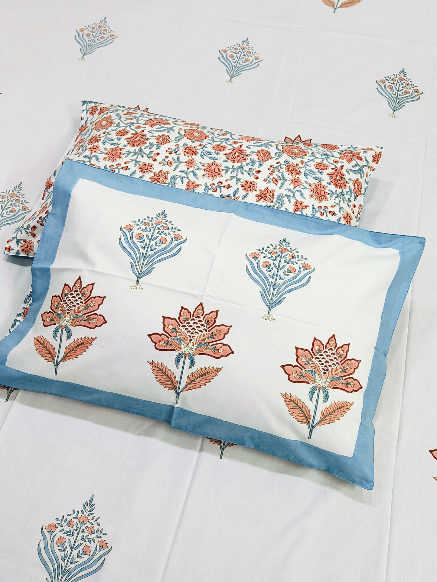 Bedsheet With King Size Pillow Cases