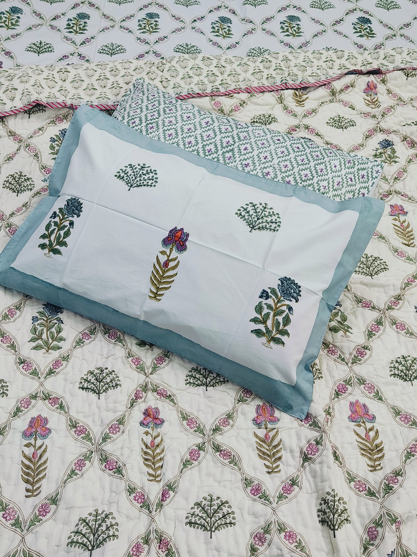 Bedding Sets with Quilts