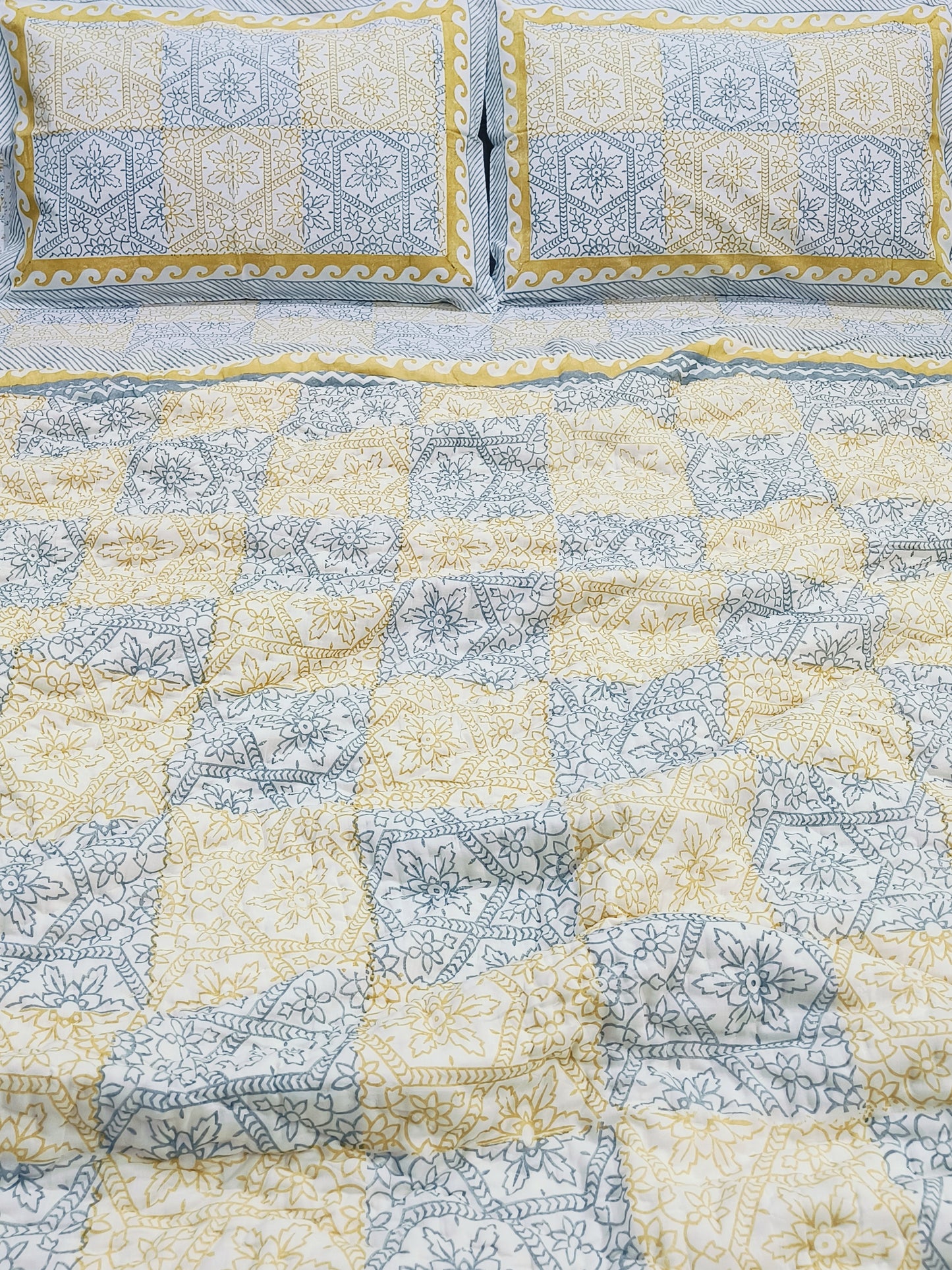 Bedding Sets with Quilts