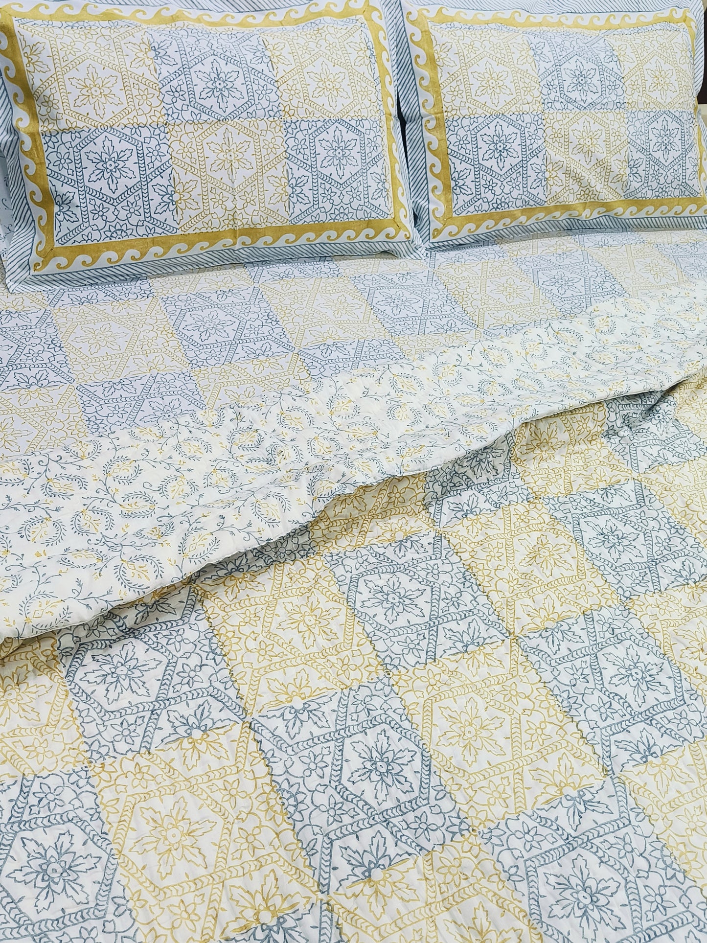 Bedding Sets with Quilts