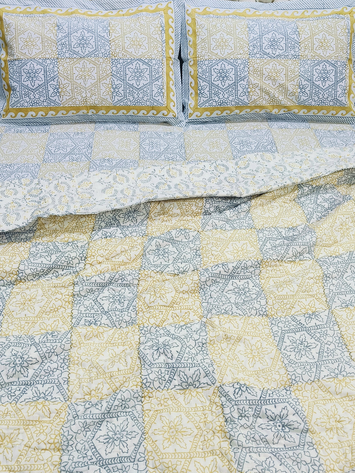 Bedding Sets with Quilts