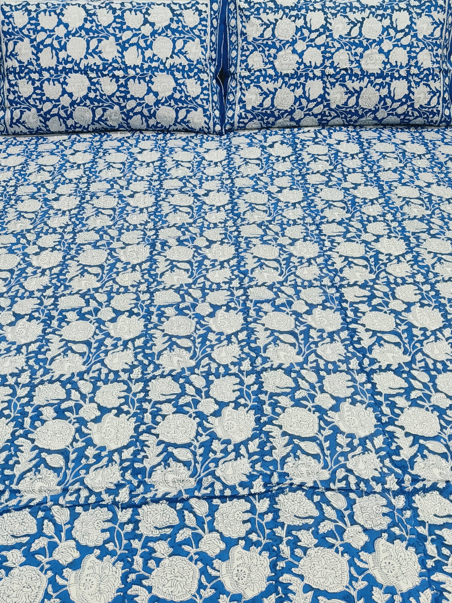 Bedsheet With King Size Pillow Cases