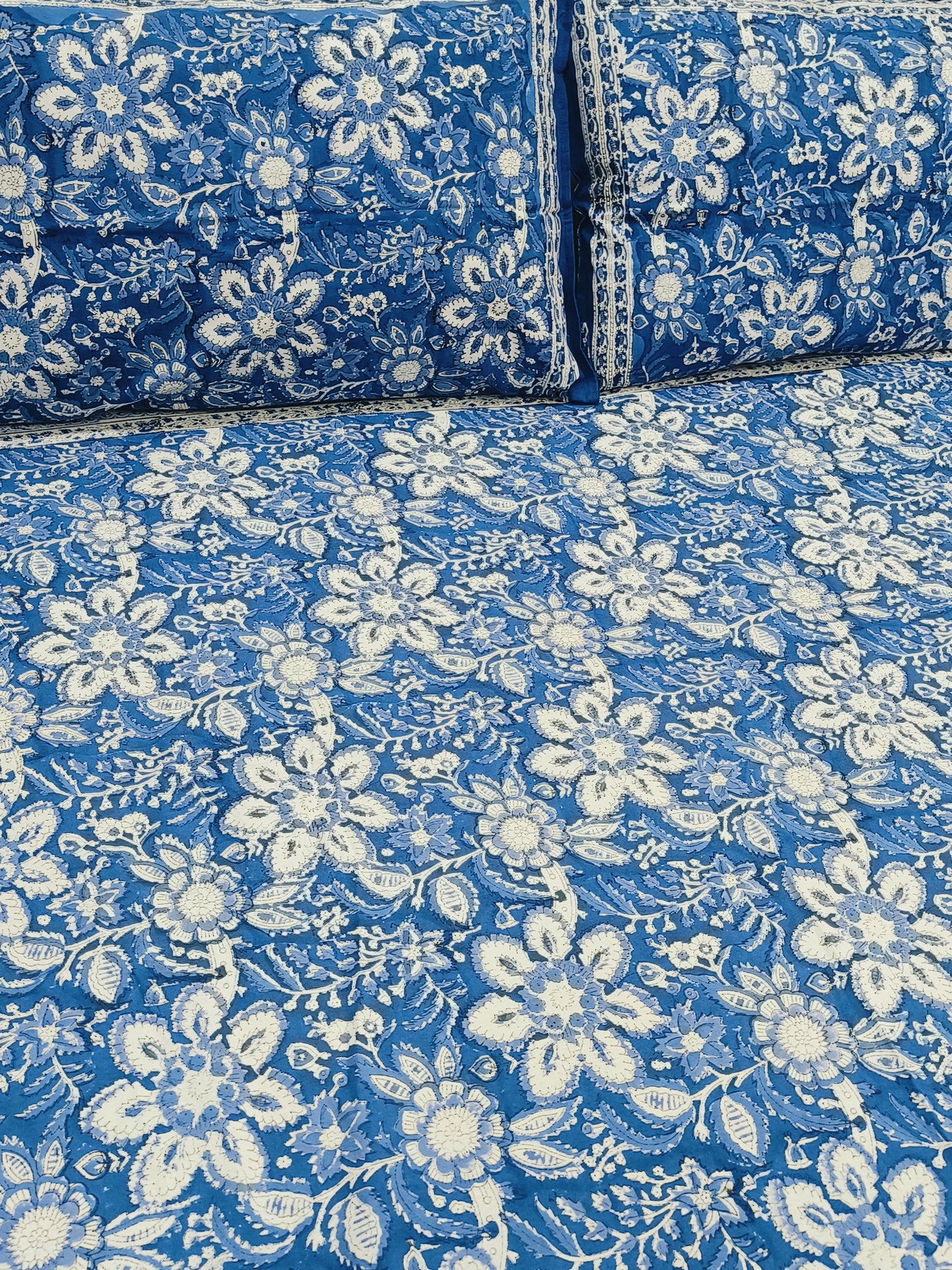 Bedsheet With King Size Pillow Cases