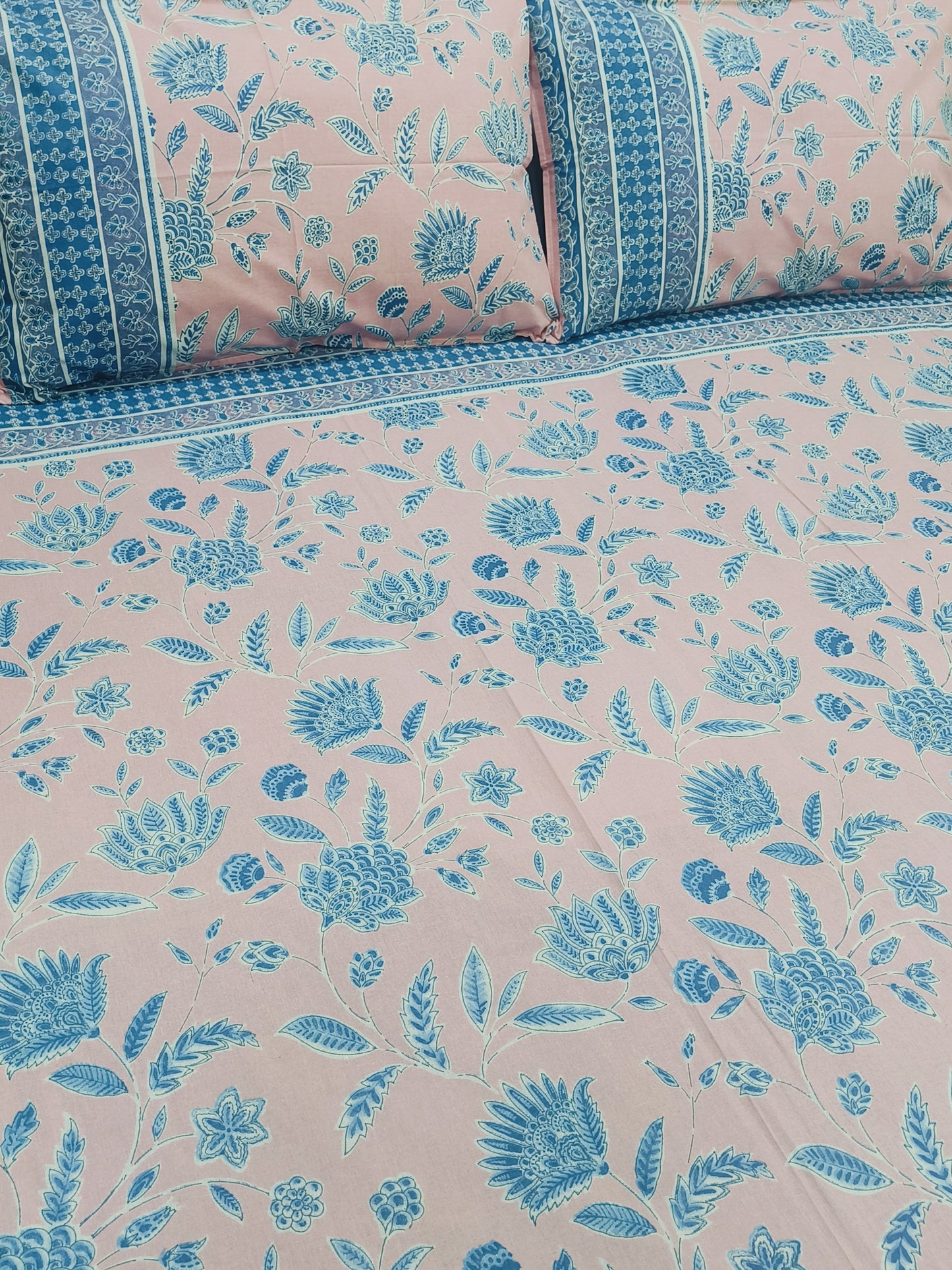 Bedsheet With King Size Pillow Cases