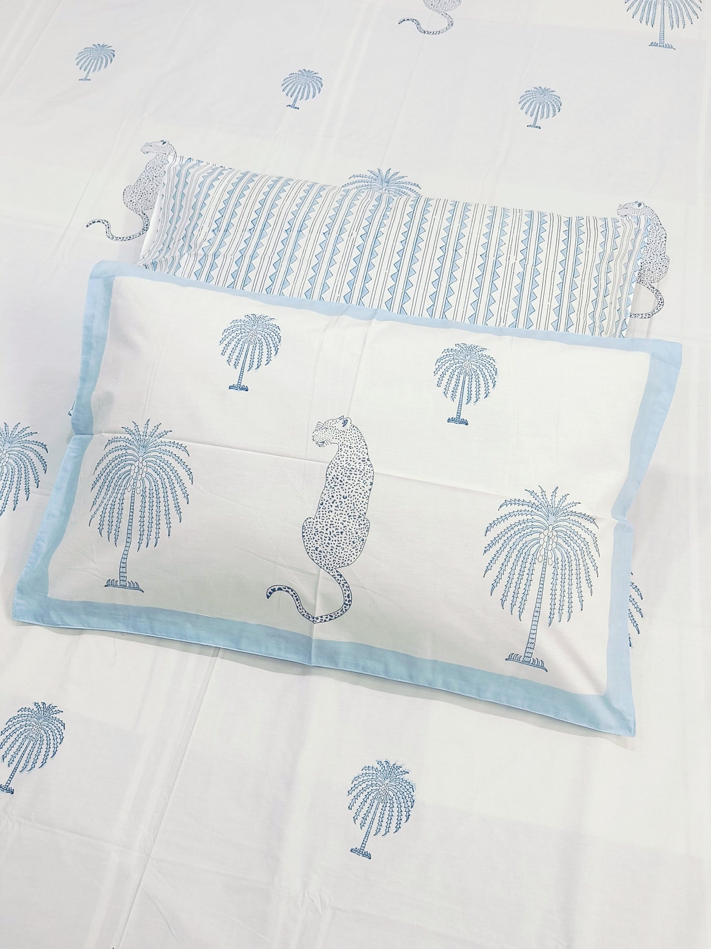 Bedsheet With King Size Pillow Cases