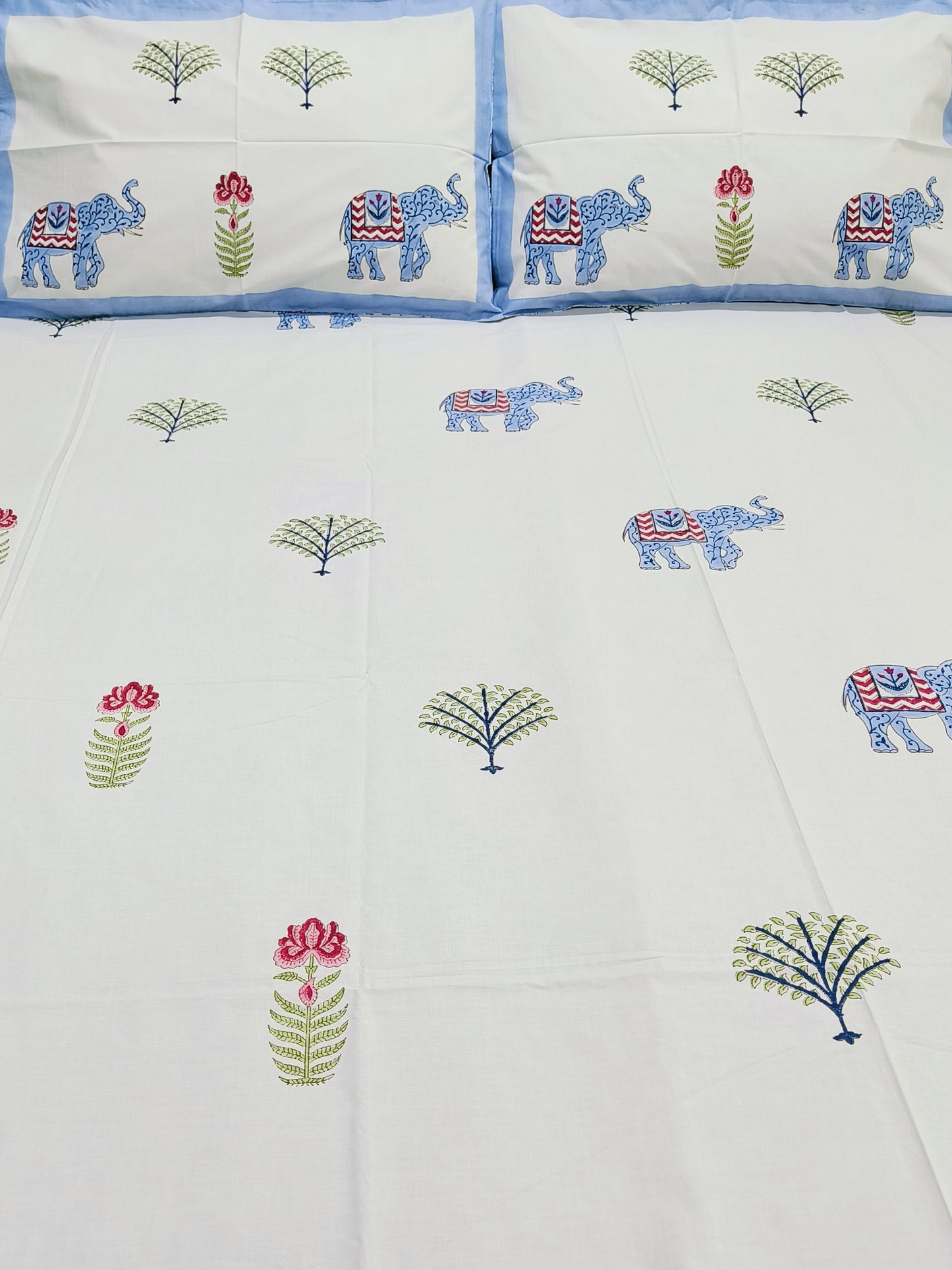 Bedsheet With King Size Pillow Cases