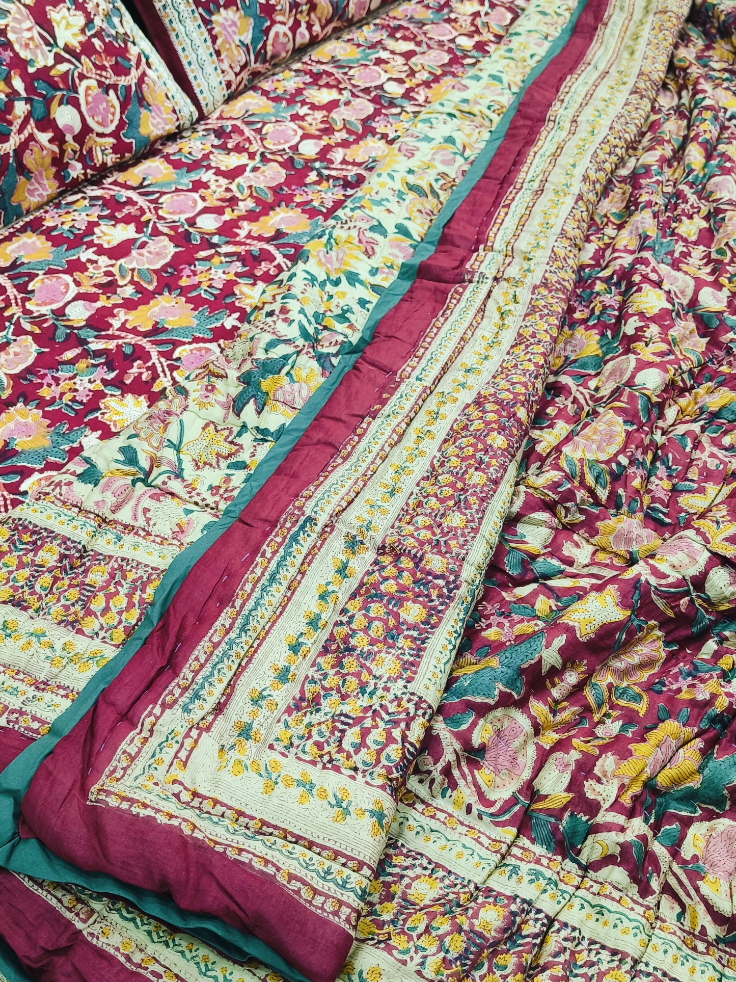 Bedding Sets with Quilts