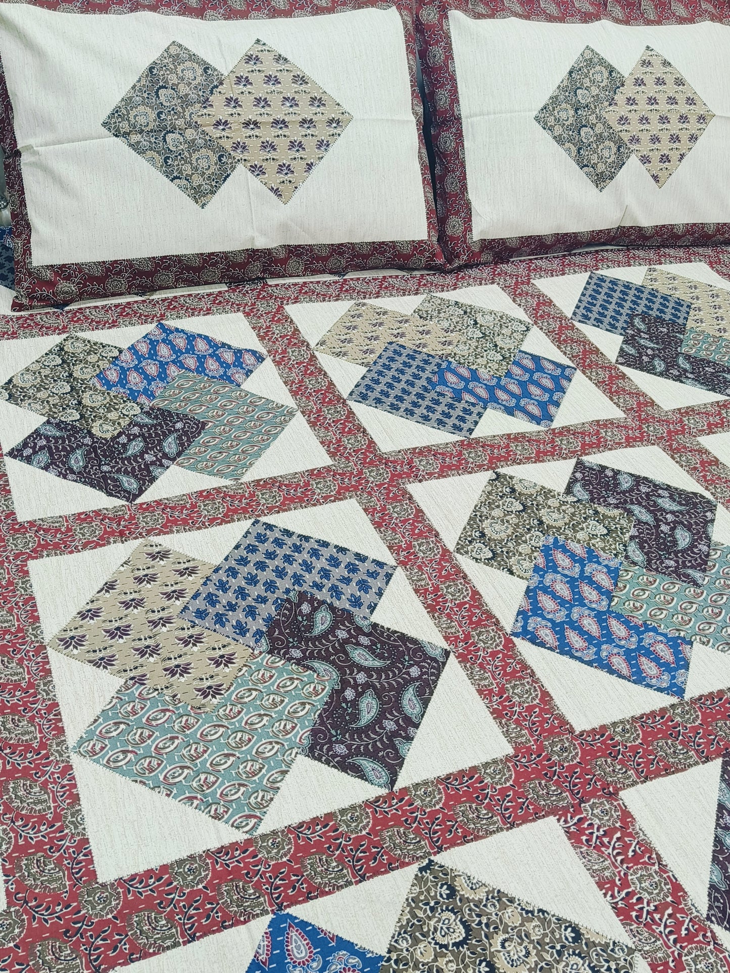 Bedsheet With King Size Pillow Cases