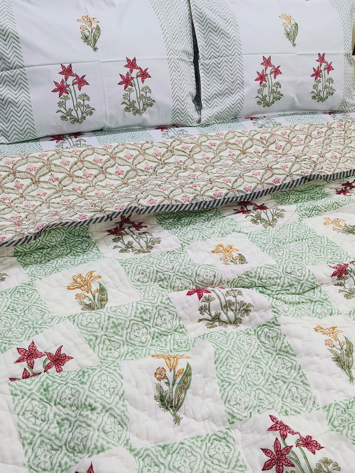 Bedding Sets with Quilts