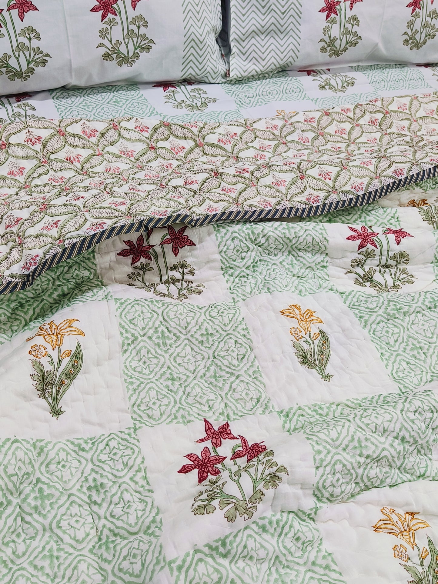 Bedding Sets with Quilts