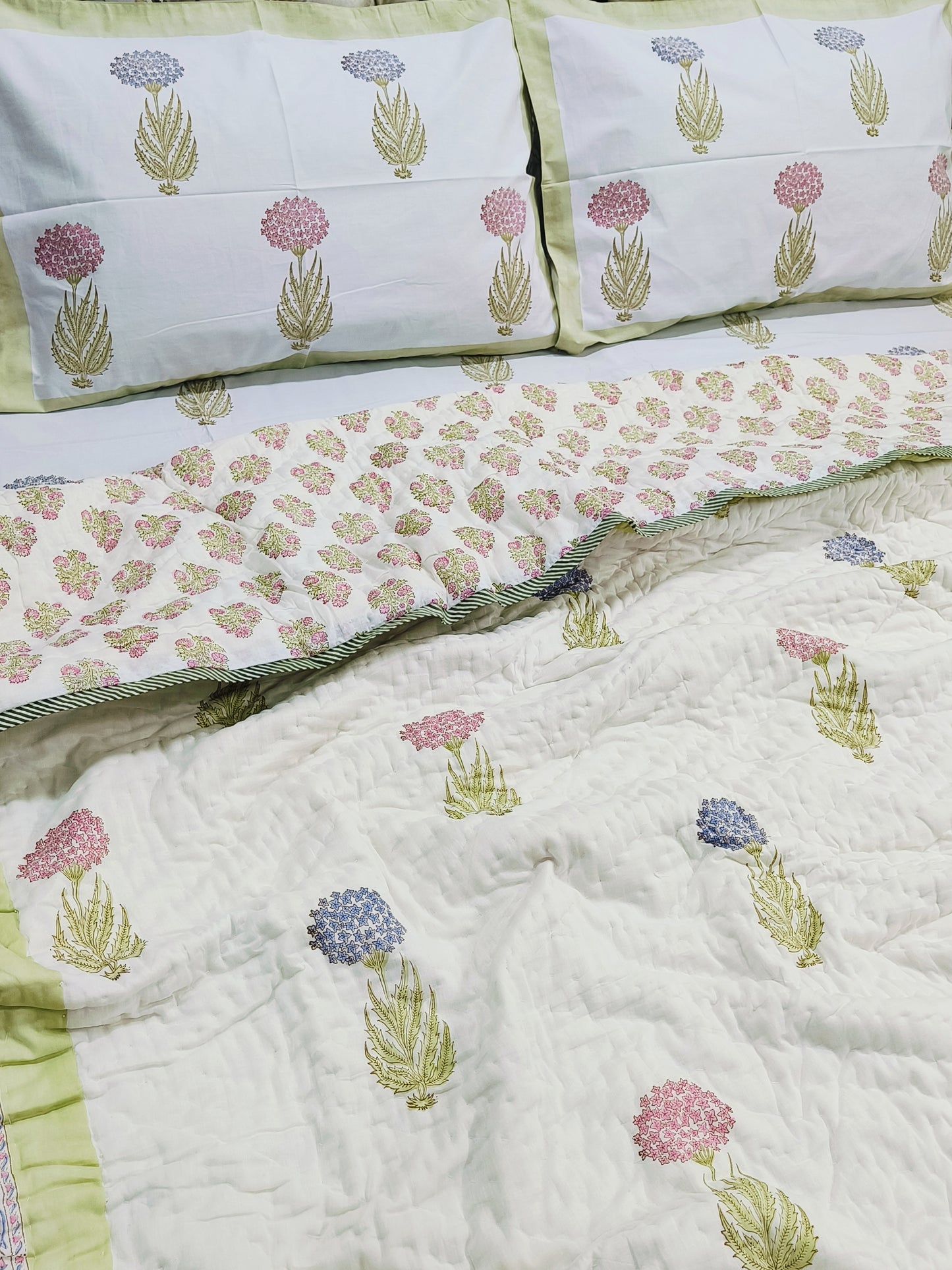 Bedding Sets with Quilts