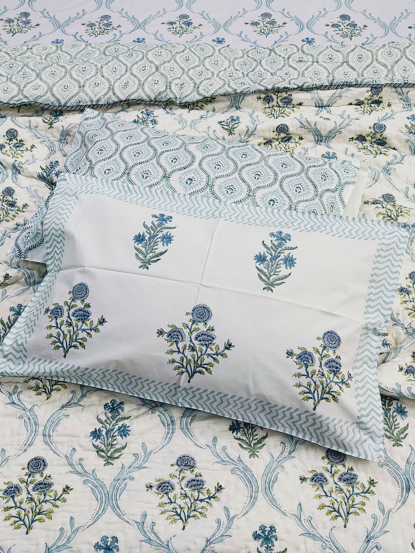 Bedding Sets with Quilts