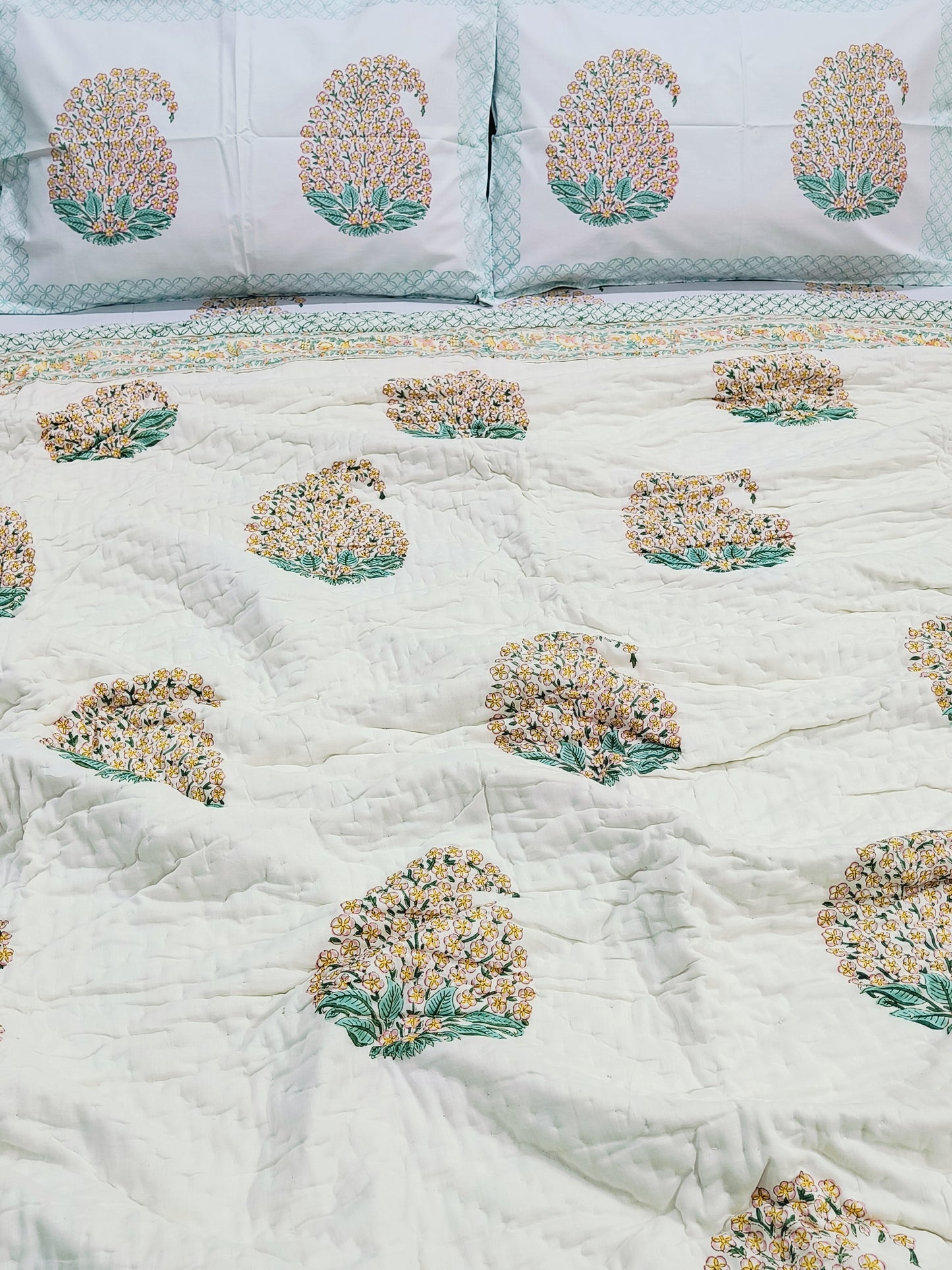 Bedding Sets with Quilts