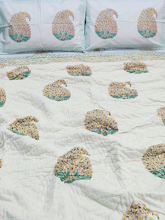 Bedding Sets with Quilts