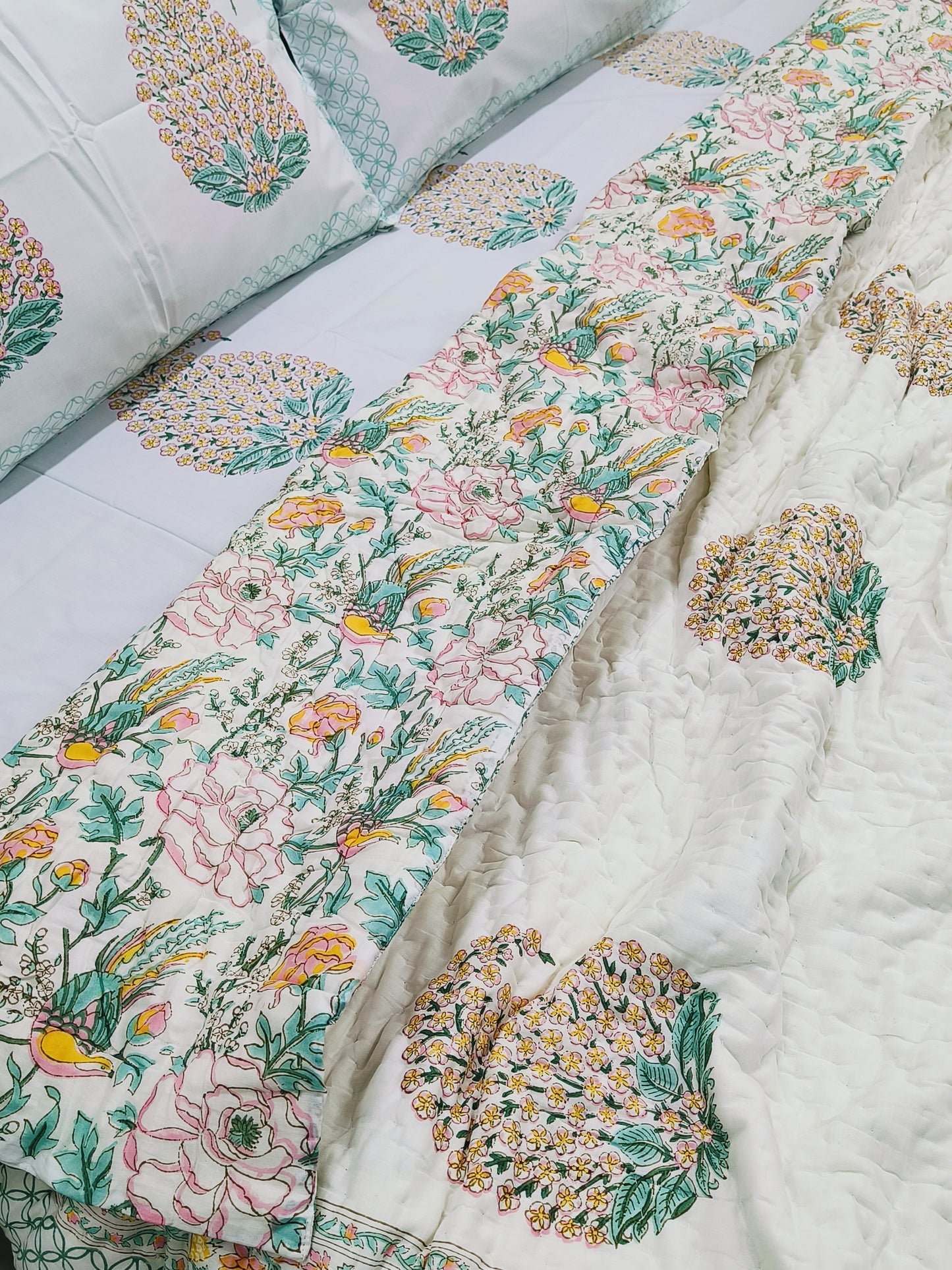 Bedding Sets with Quilts